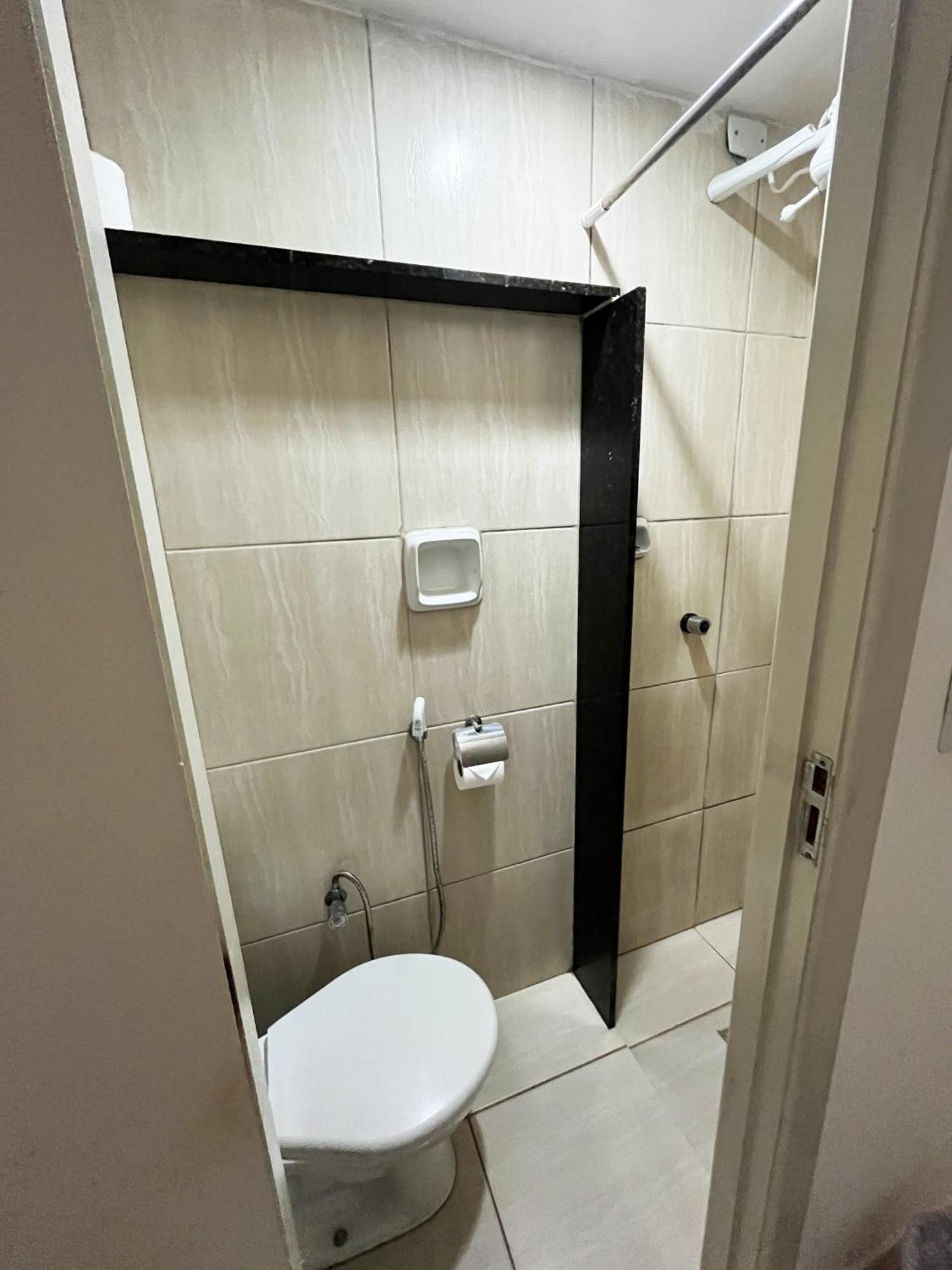Quarto Duplo Econômico no Subsolo — 12 m²