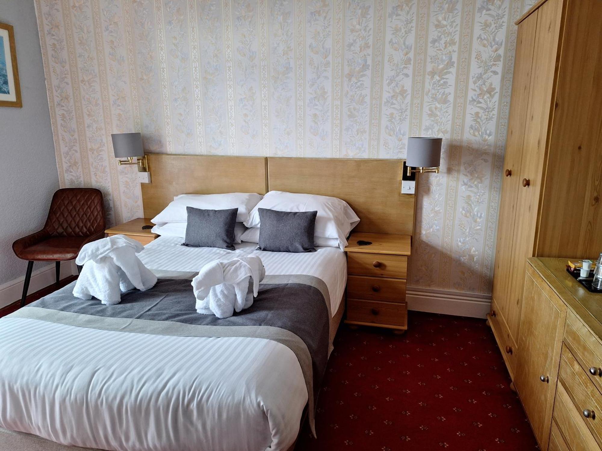Double Room Private Bathroom