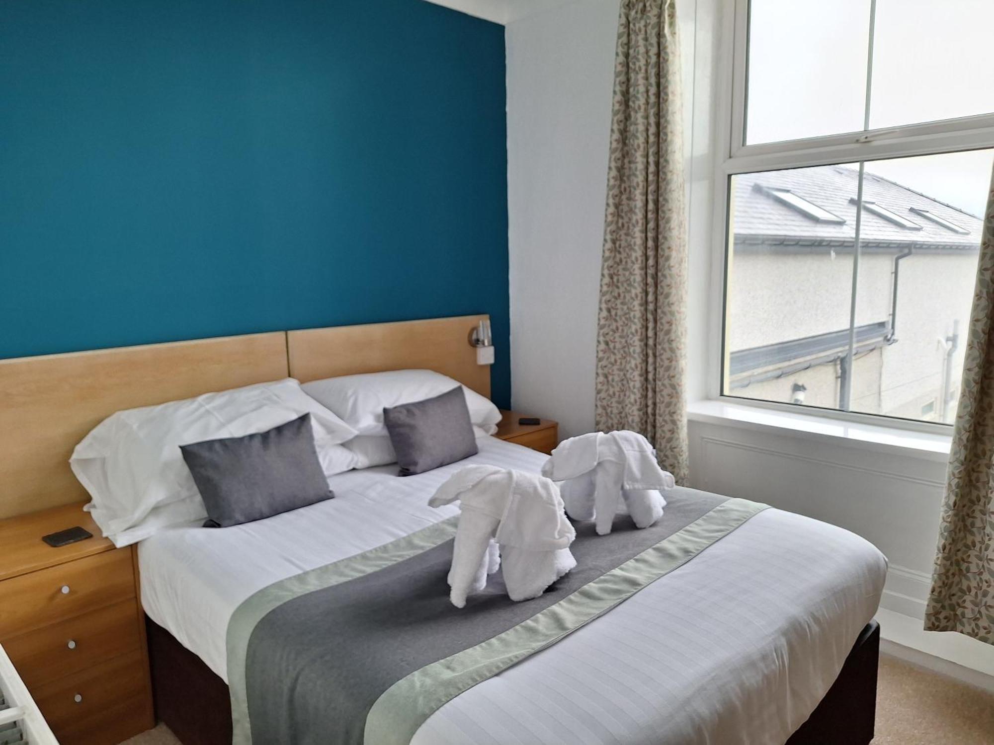 Double Room Private Bathroom