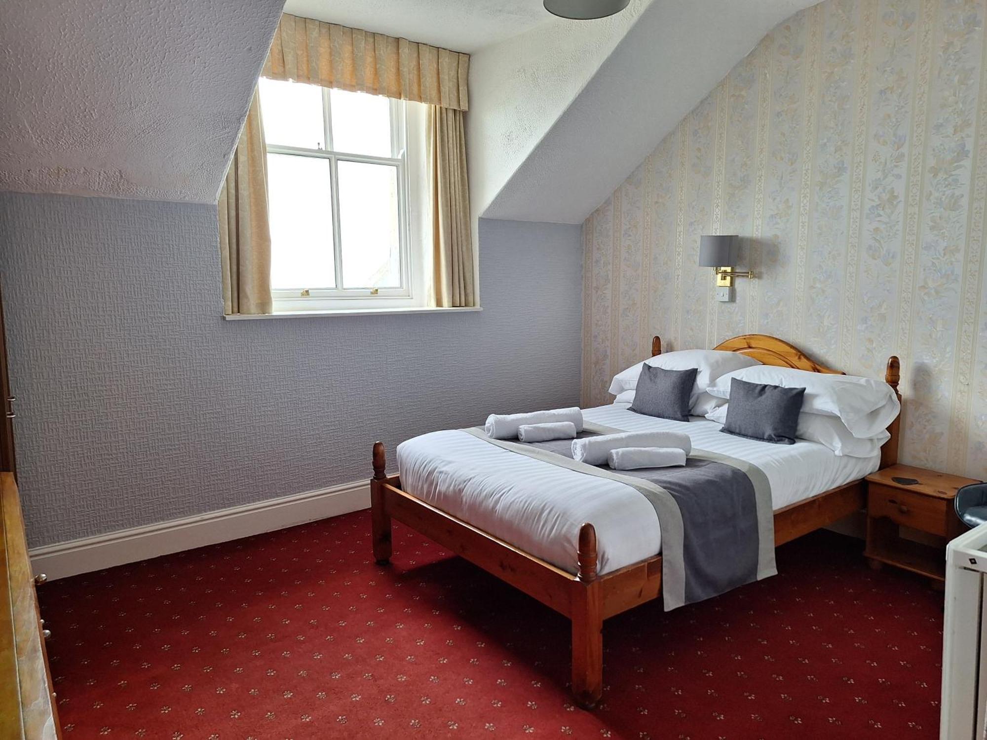 Double Room Private Bathroom