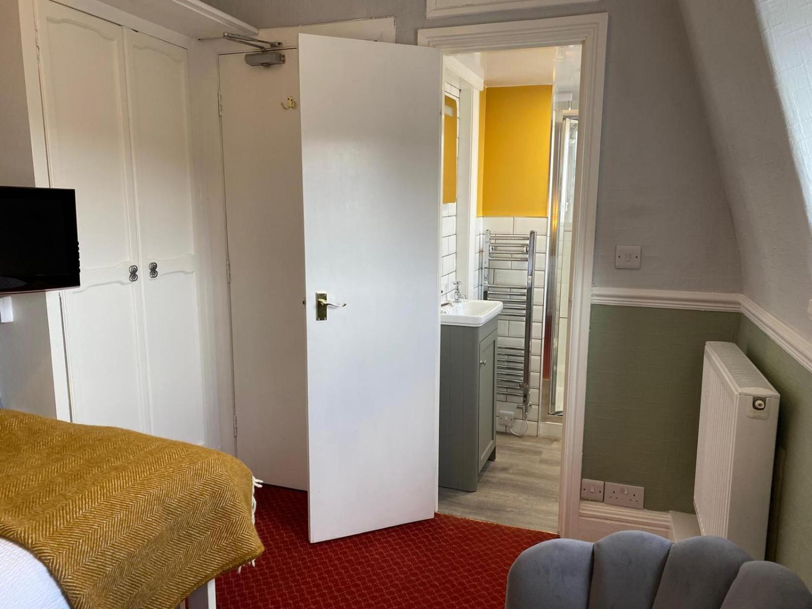 Single Room Mountain View