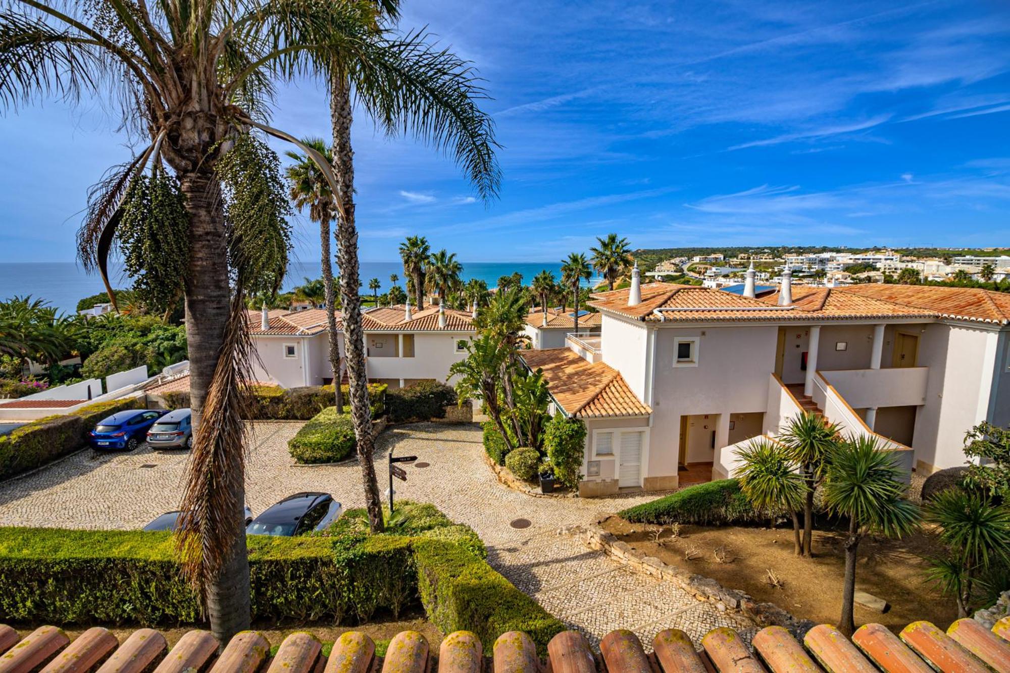 One-Bedroom Apartment Sea View