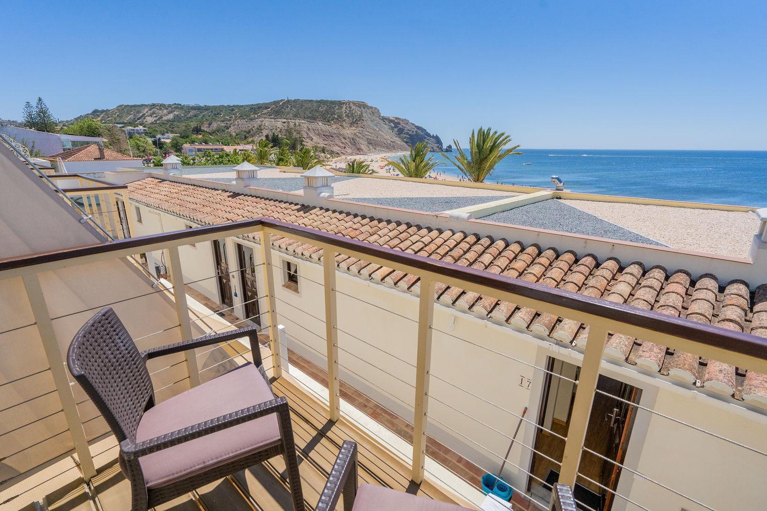 One-Bedroom Apartment Sea View