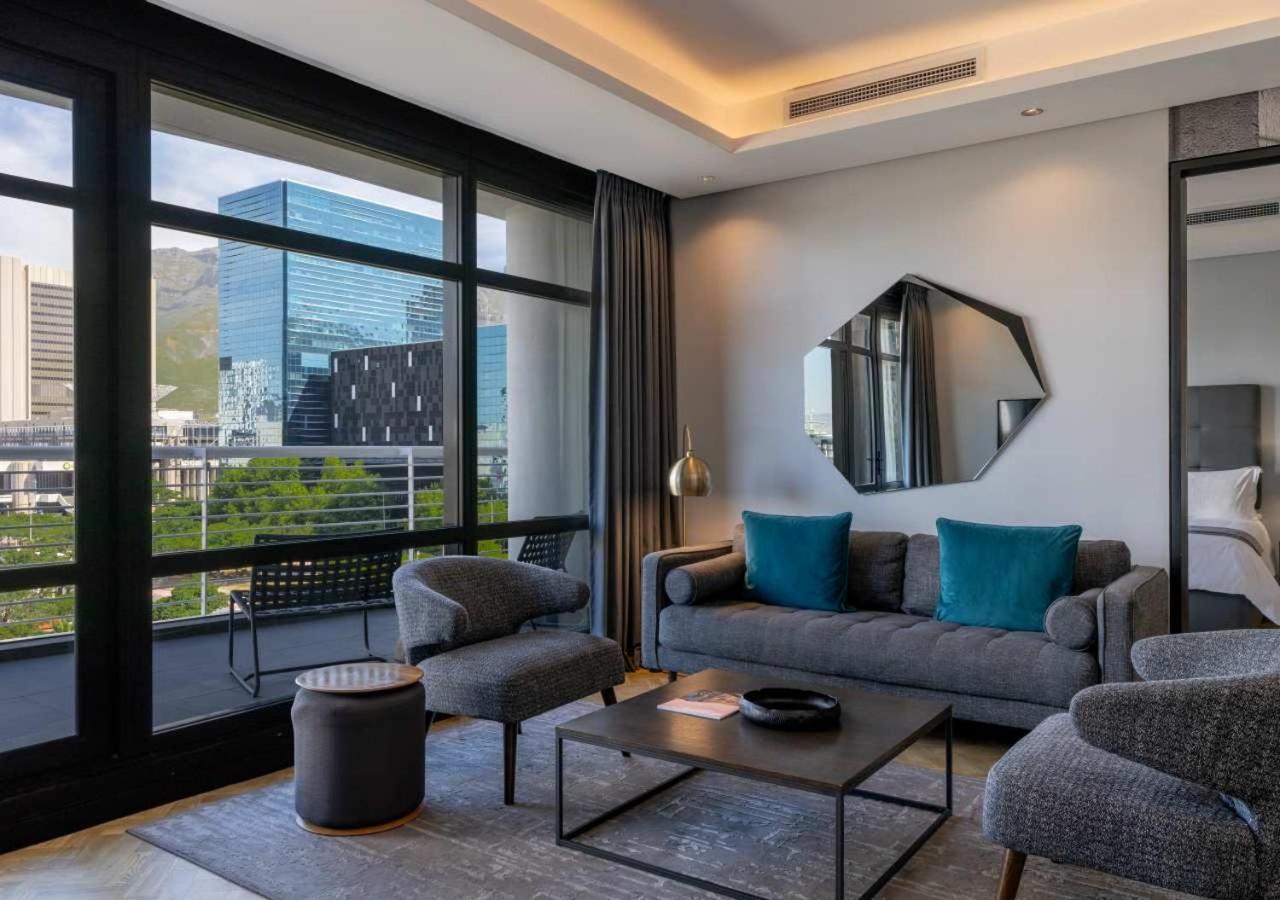Deluxe Two-Bedroom Apartment Balcony