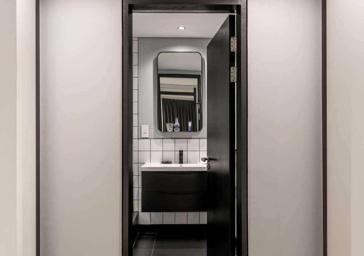 One-Bedroom Apartment City View