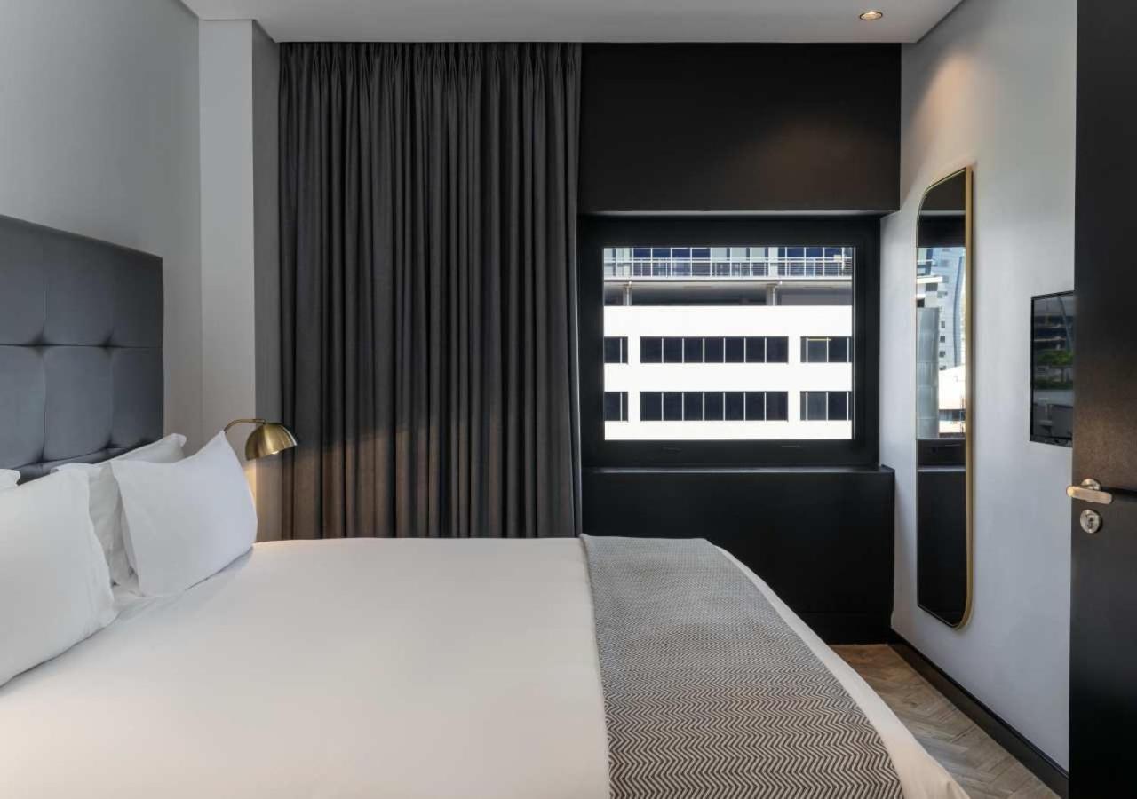 One-Bedroom Apartment City View