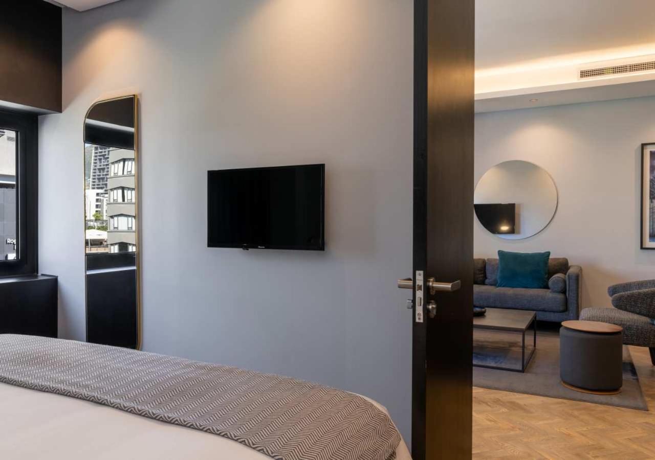 One-Bedroom Apartment City View