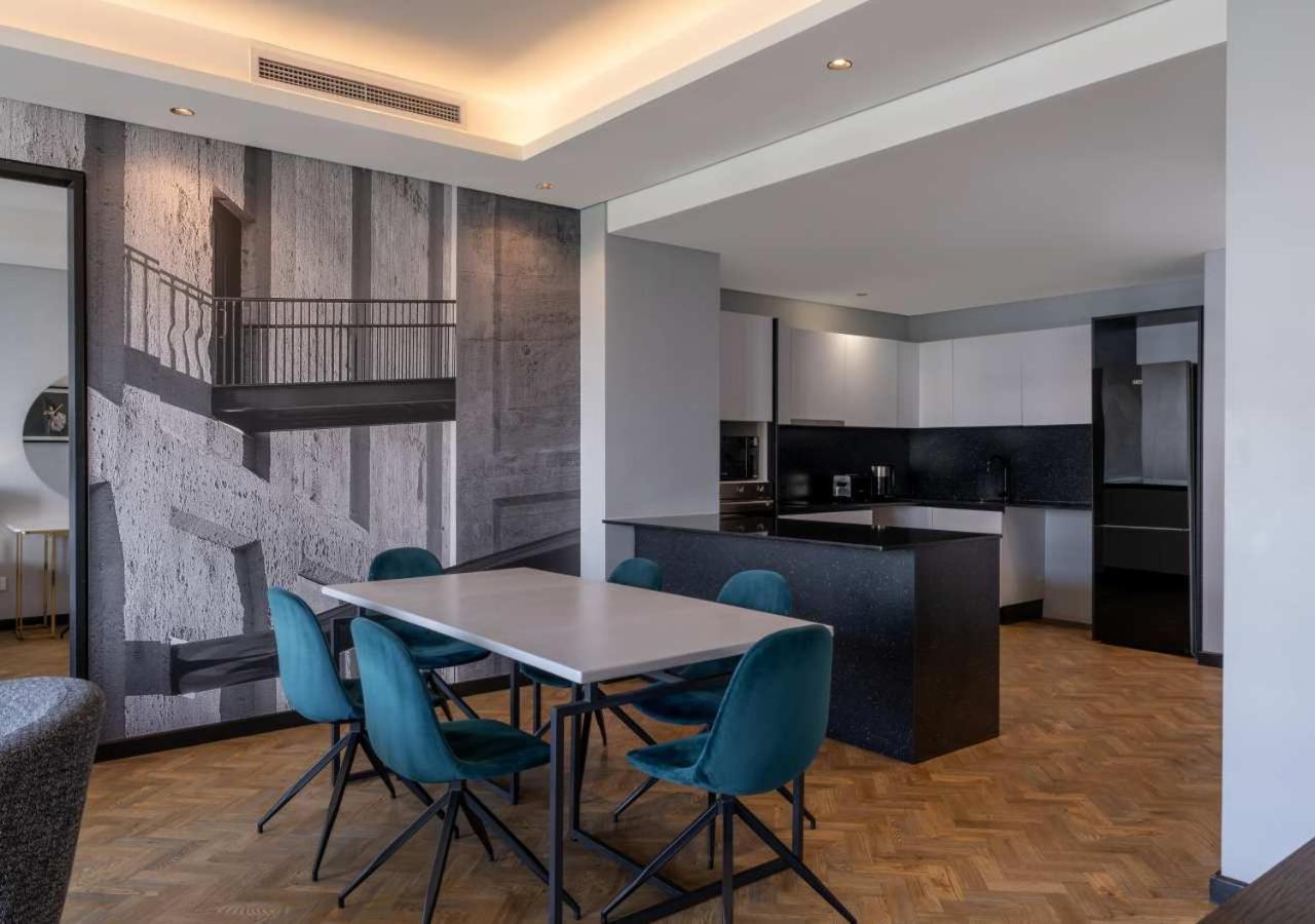 Deluxe Two-Bedroom Apartment Balcony