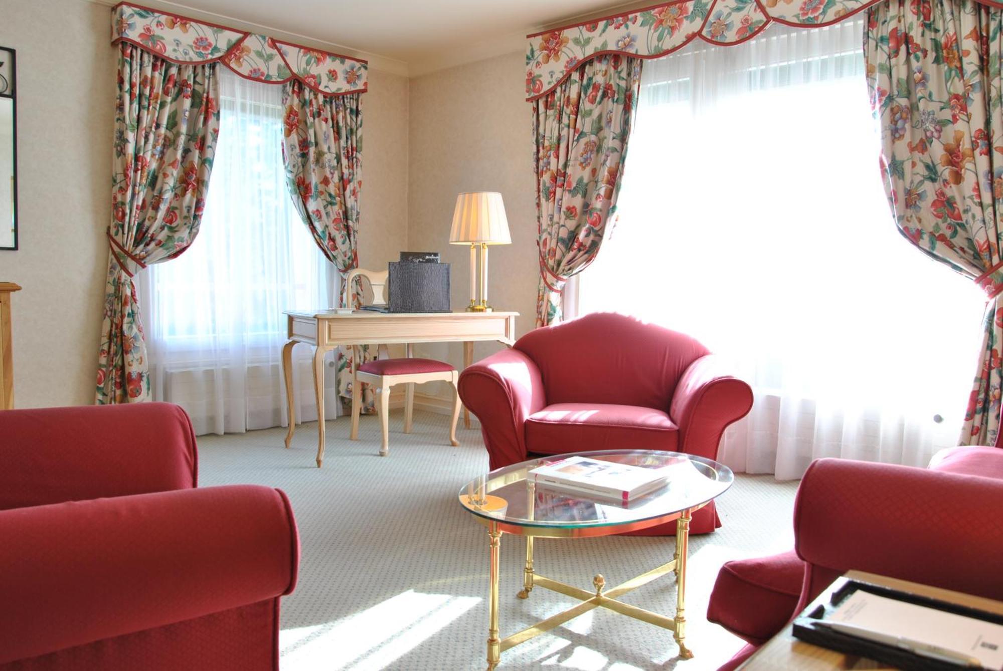 Deluxe Golf Suite