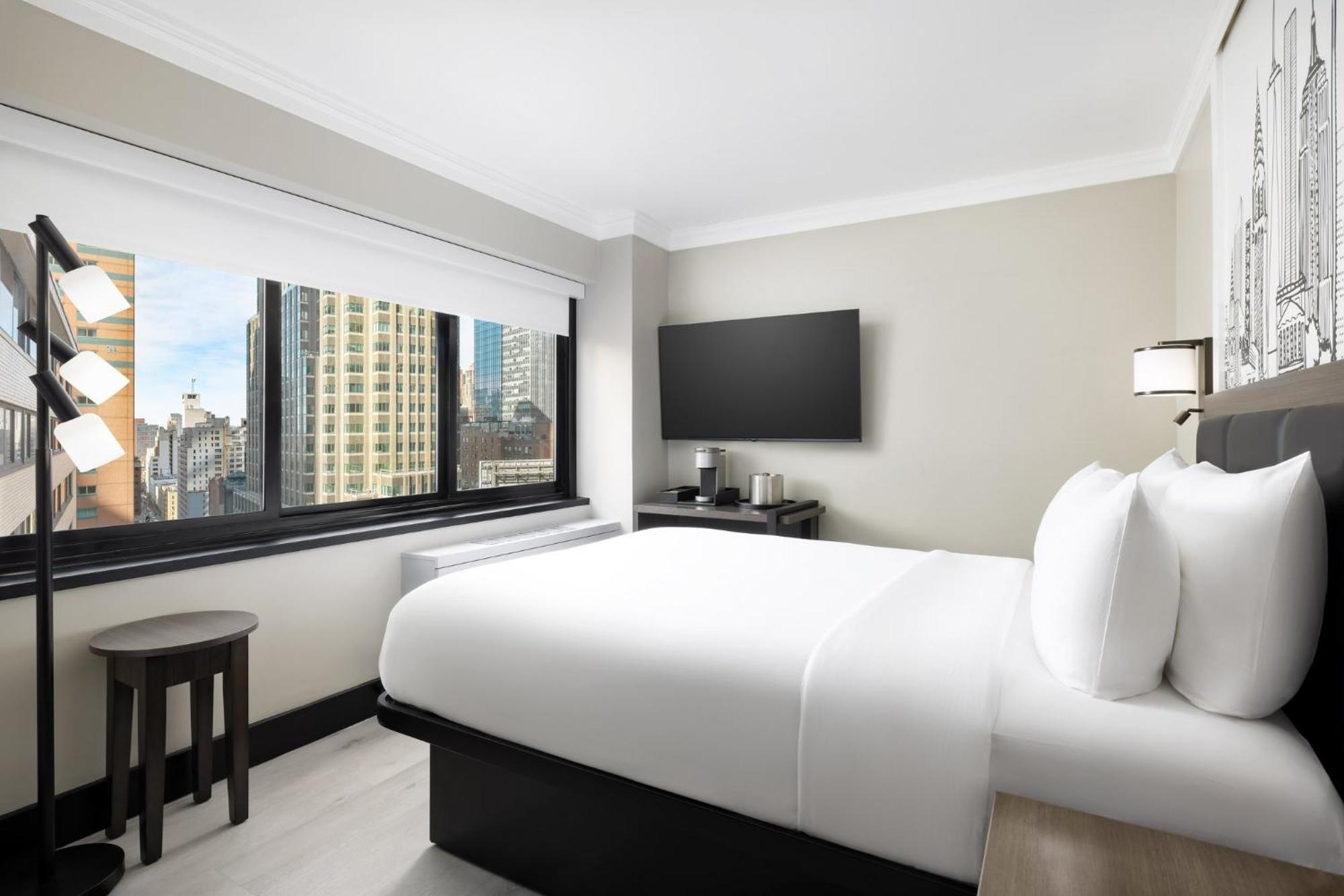 Standard Queen Room