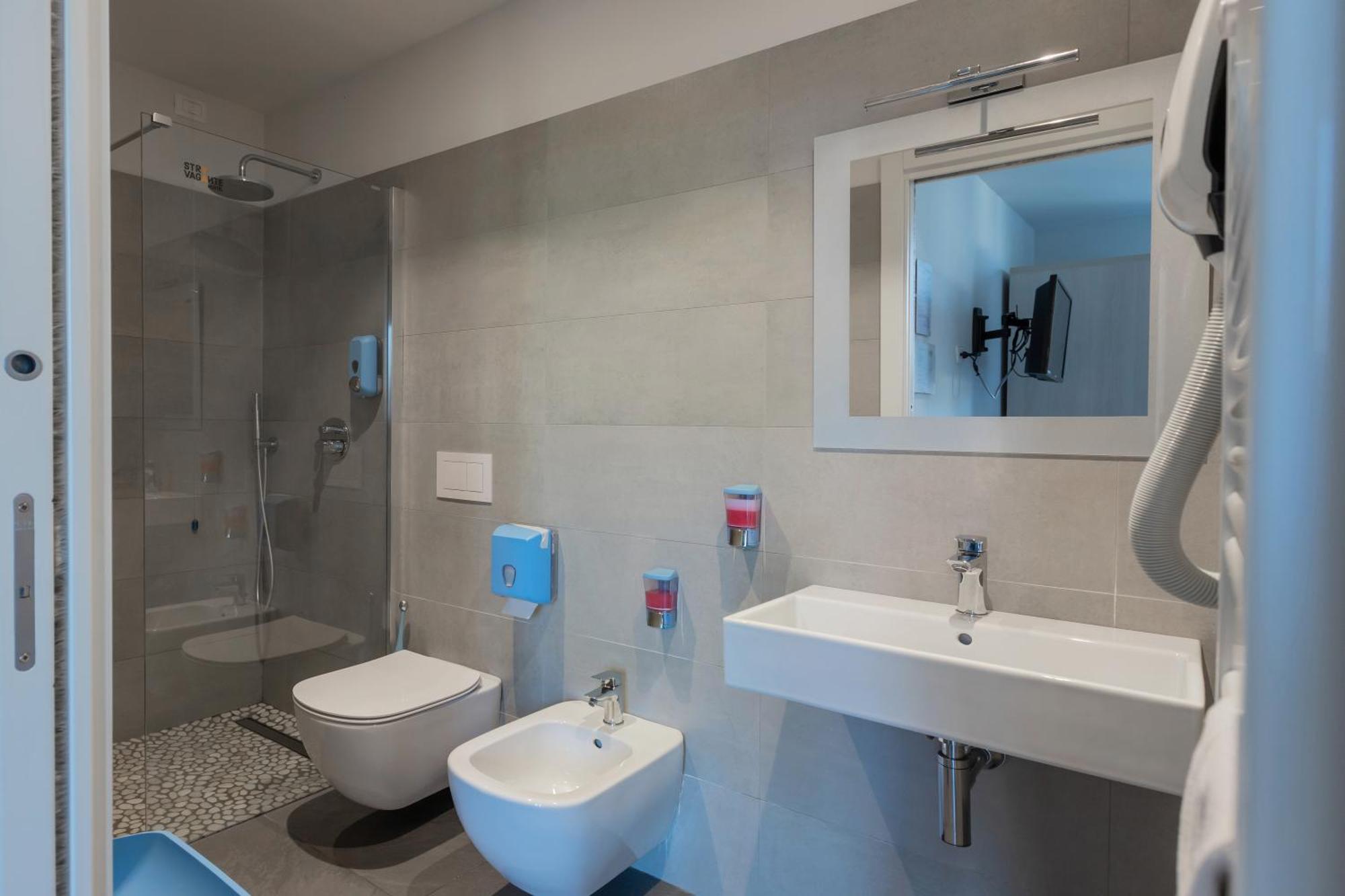 Double or Twin Room Balcony Private Bathroom