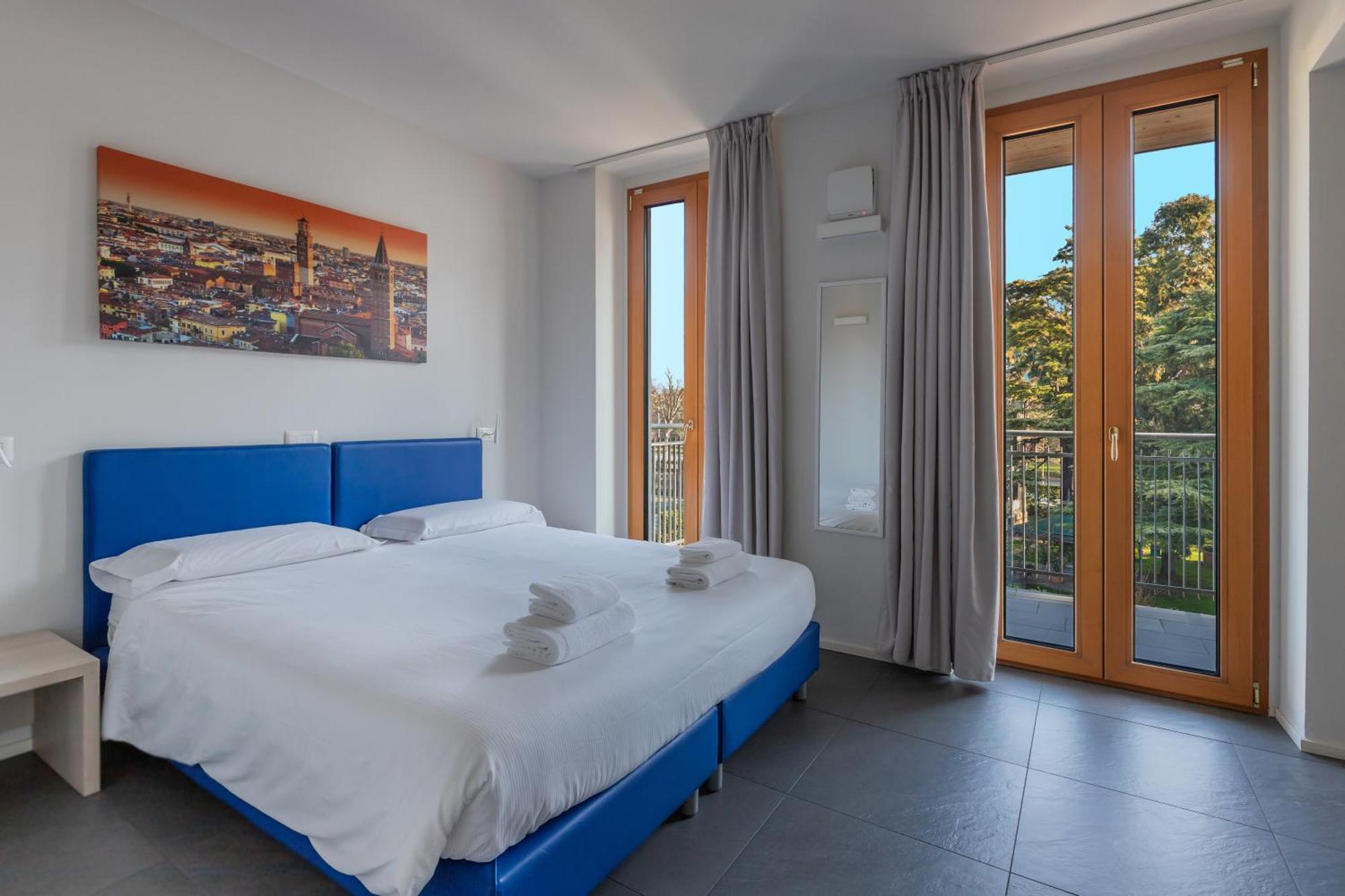 Double or Twin Room Balcony Private Bathroom