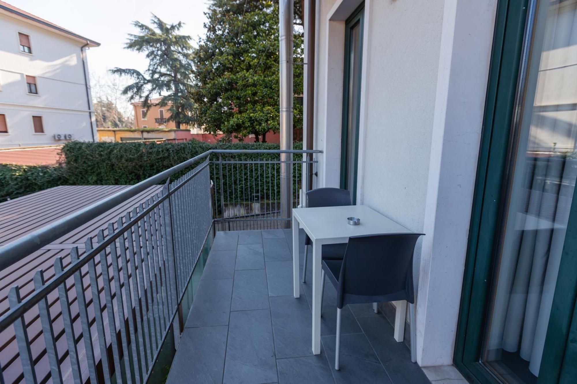 Double or Twin Room Balcony Private Bathroom