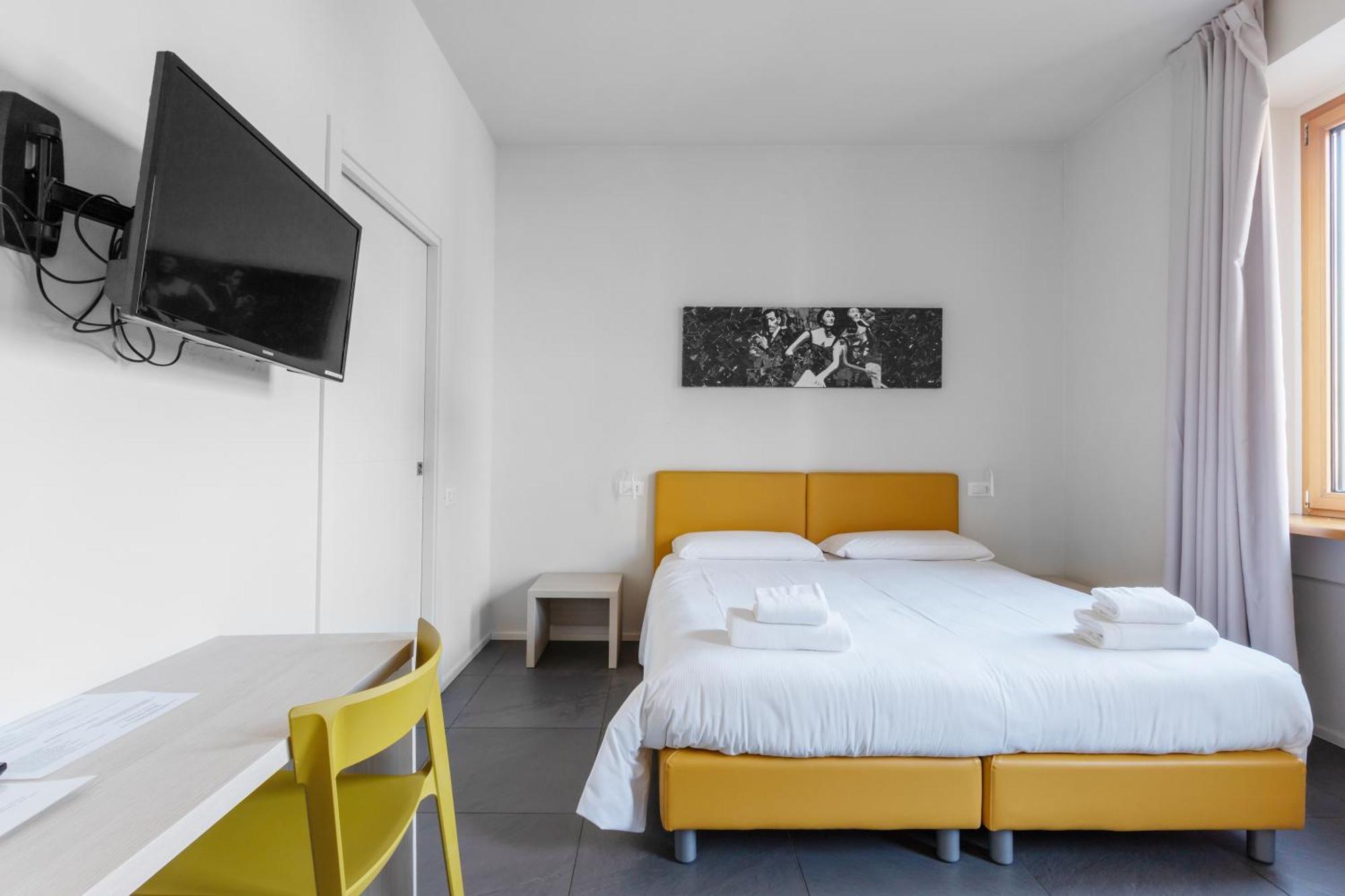 Double or Twin Room Private Bathroom