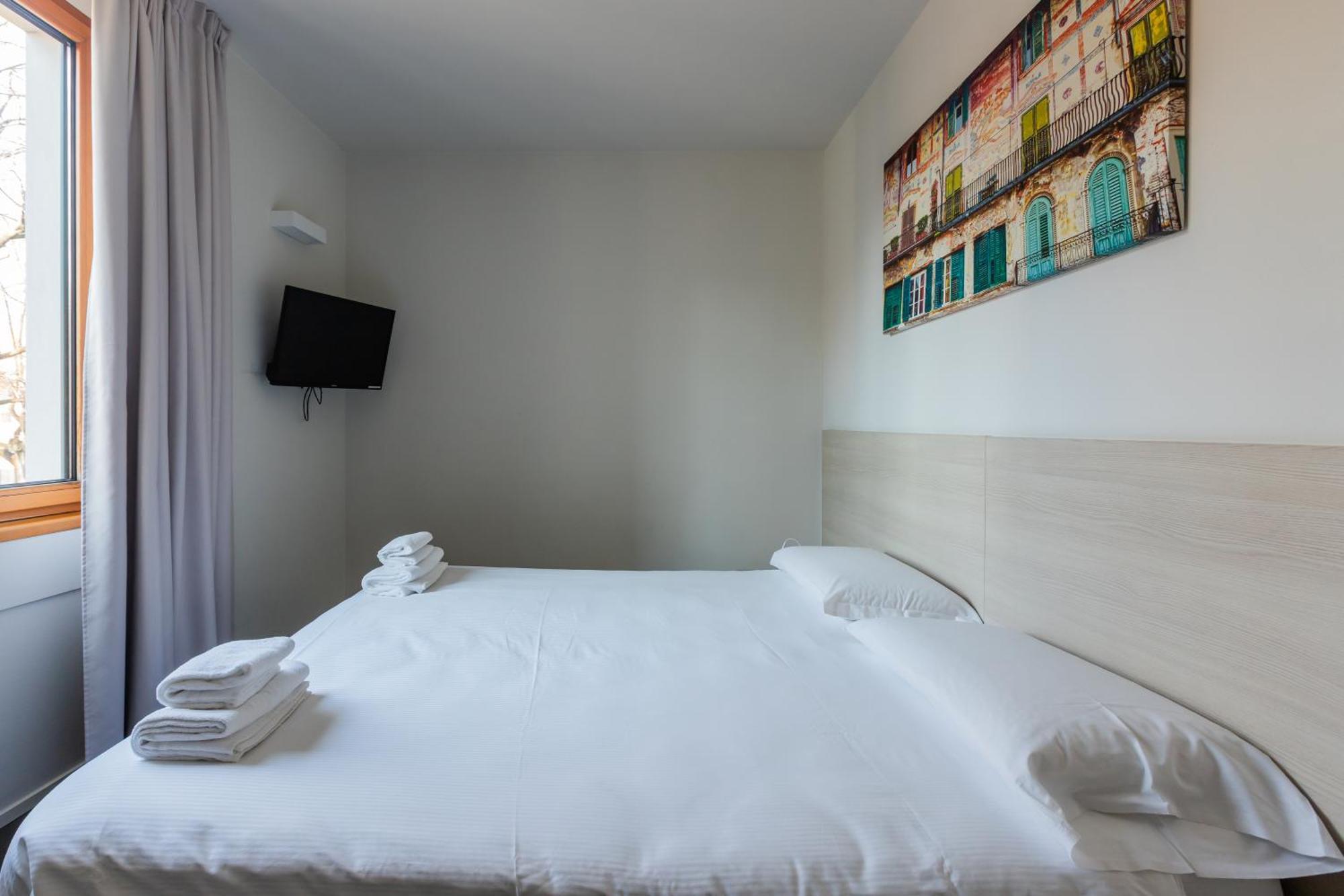 Double or Twin Room Private Bathroom