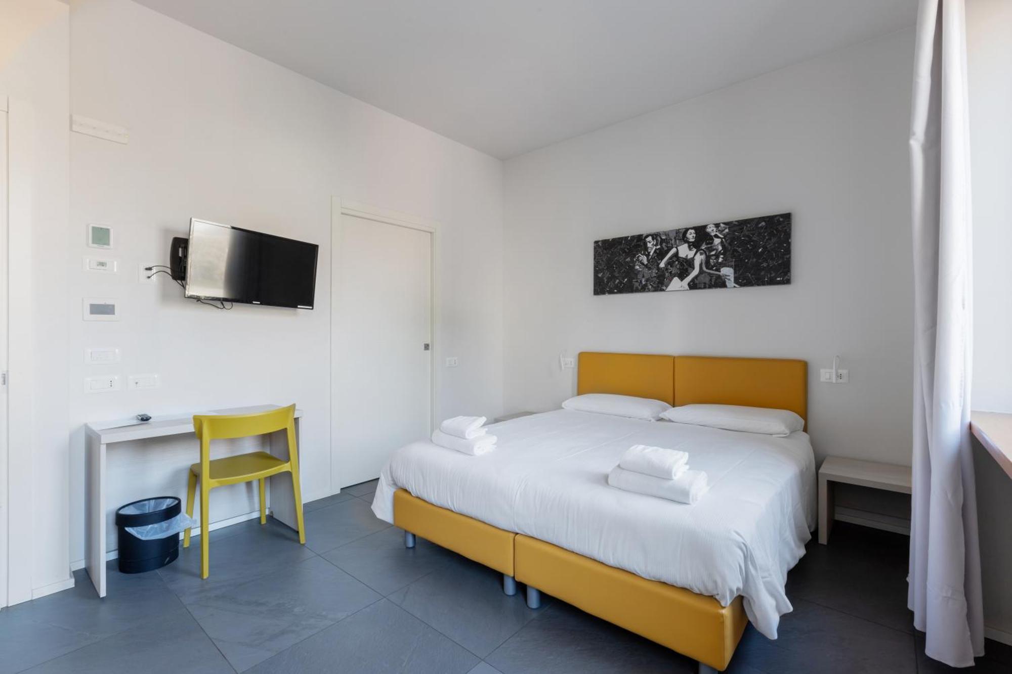 Double or Twin Room Private Bathroom