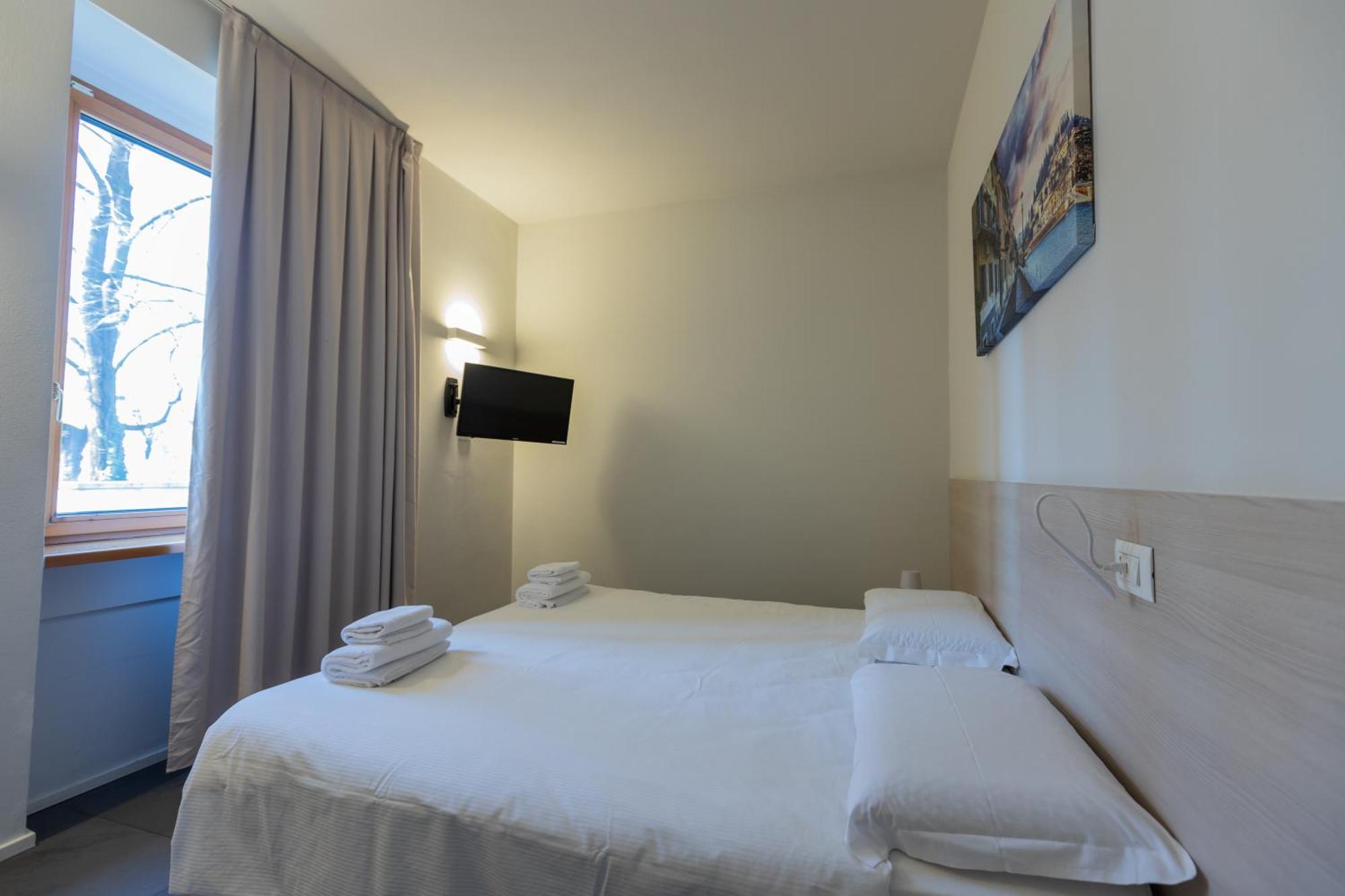 Double or Twin Room Private Bathroom