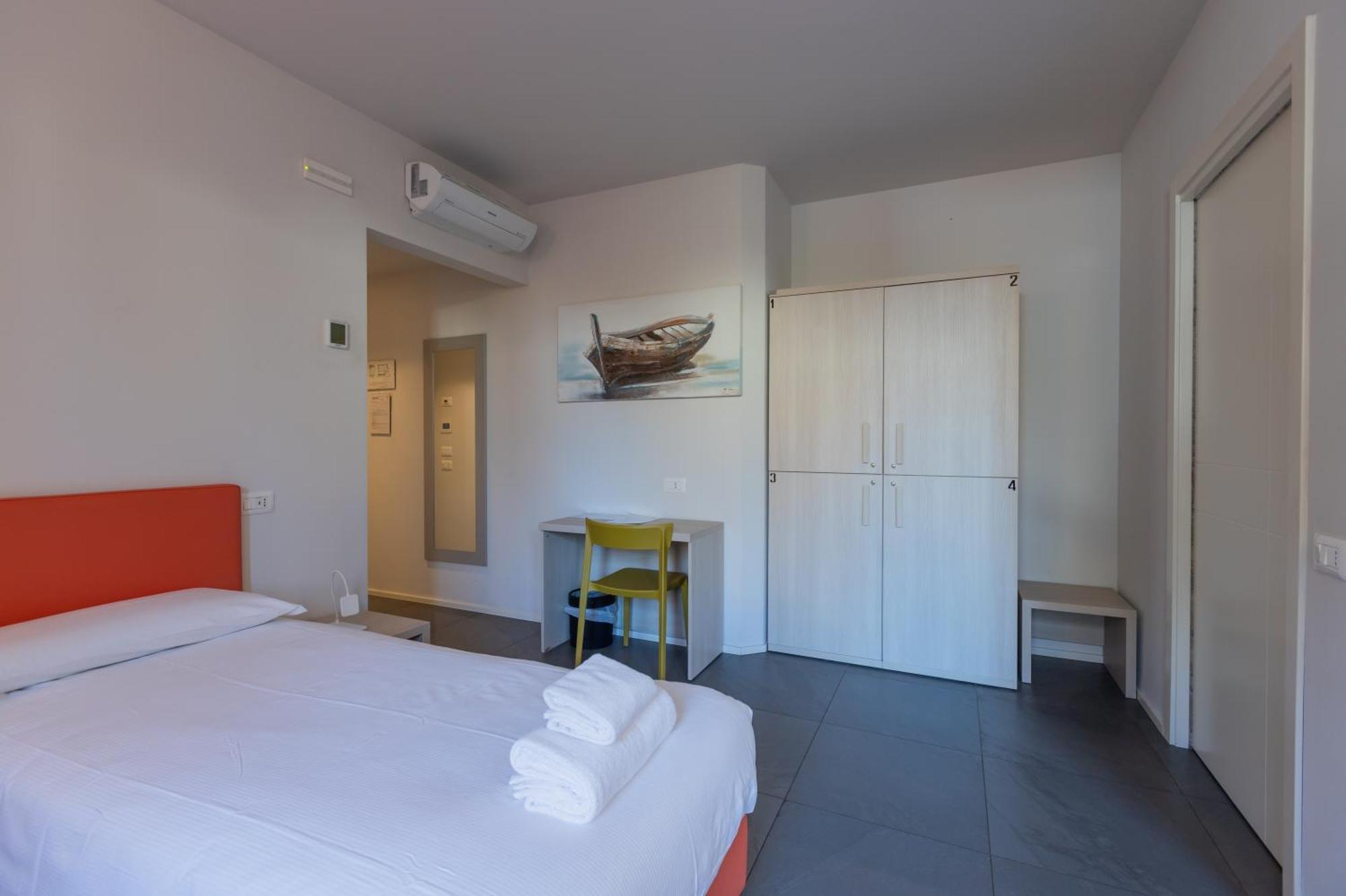 Bed 4-Bed Male Dormitory Room