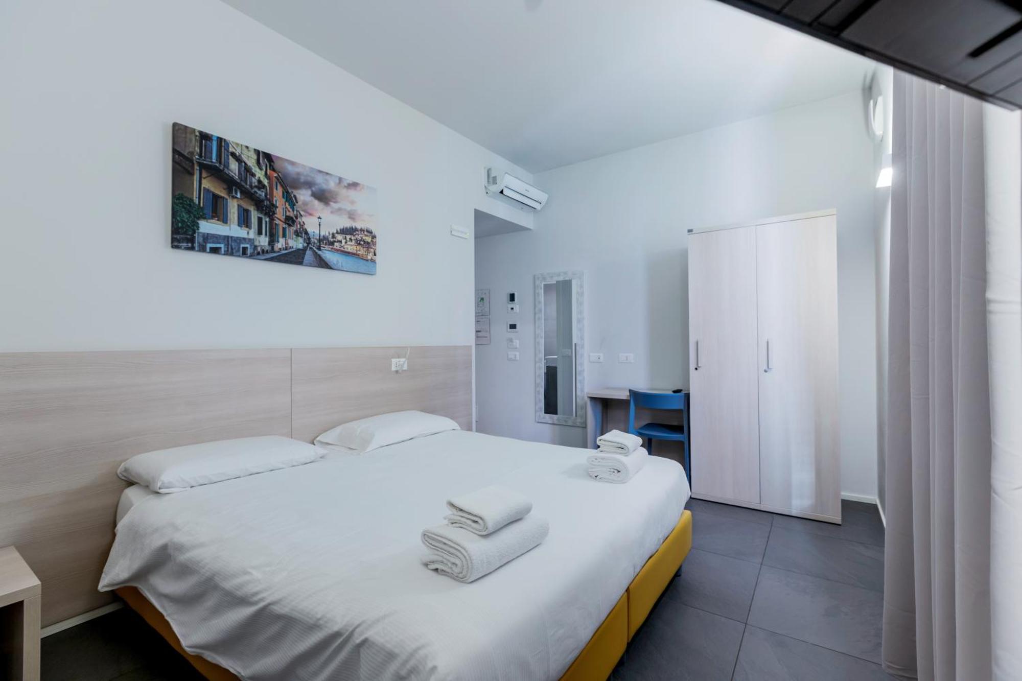 Double or Twin Room Private Bathroom