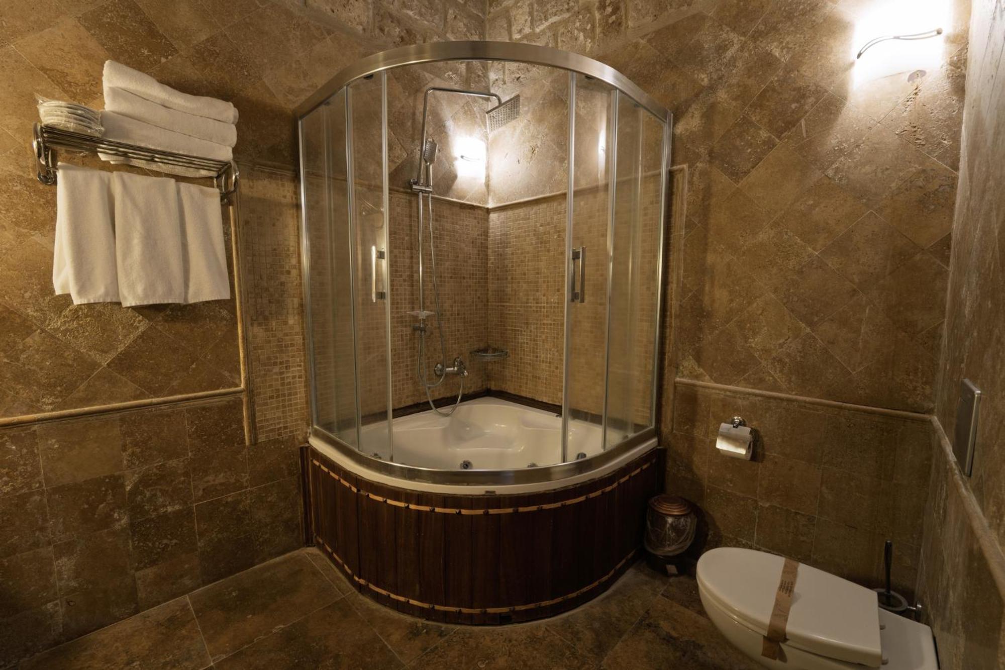 Cave Suite
