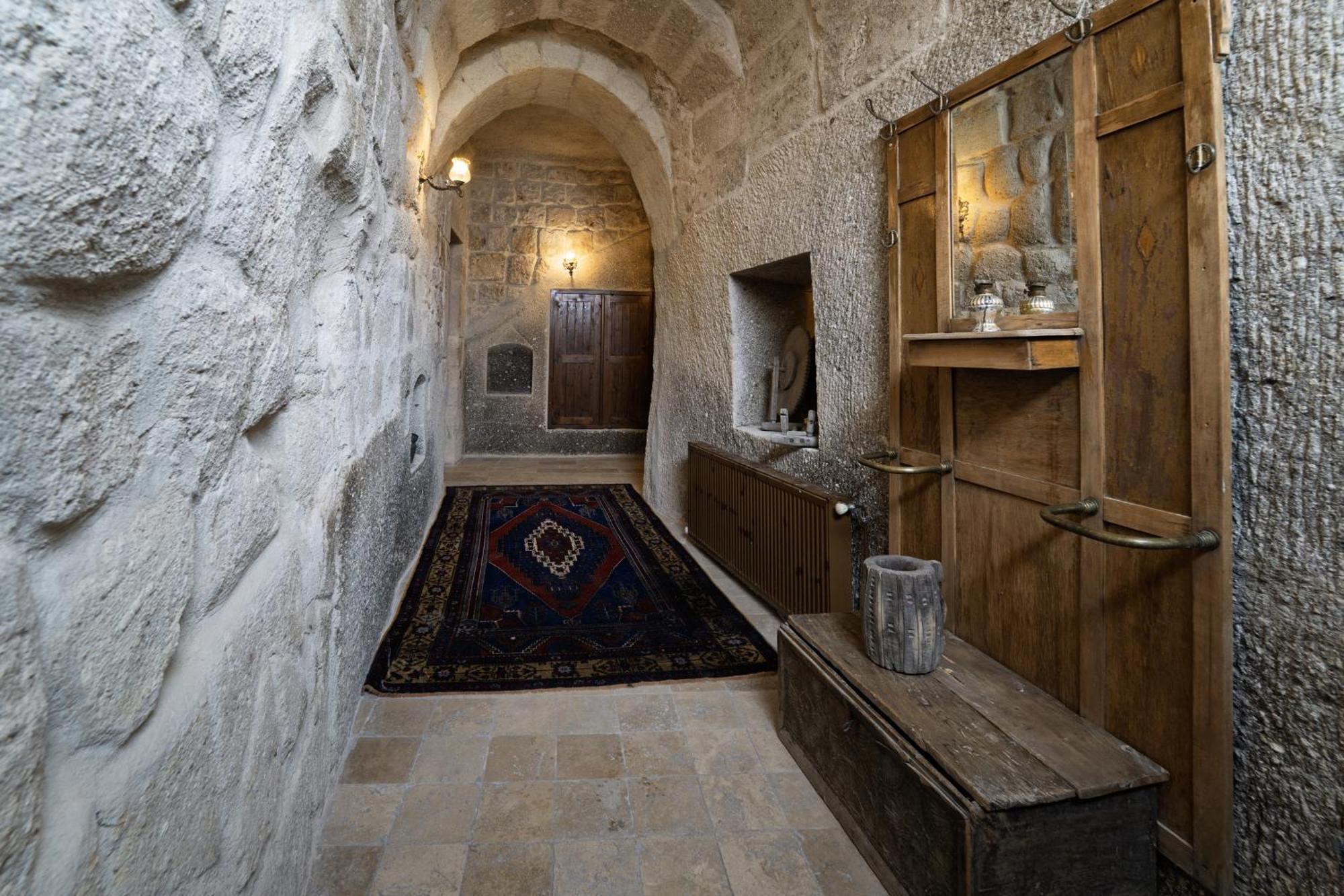 Cave Suite