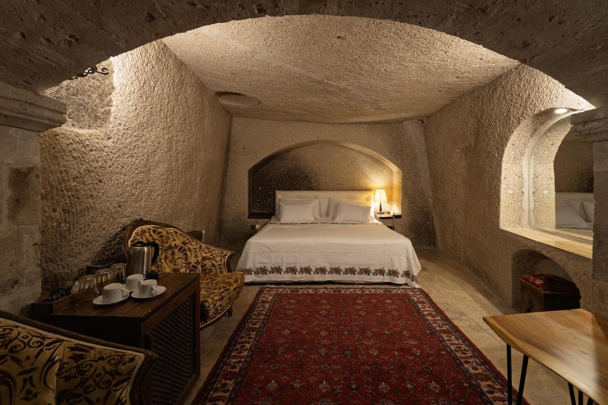 Cave Suite