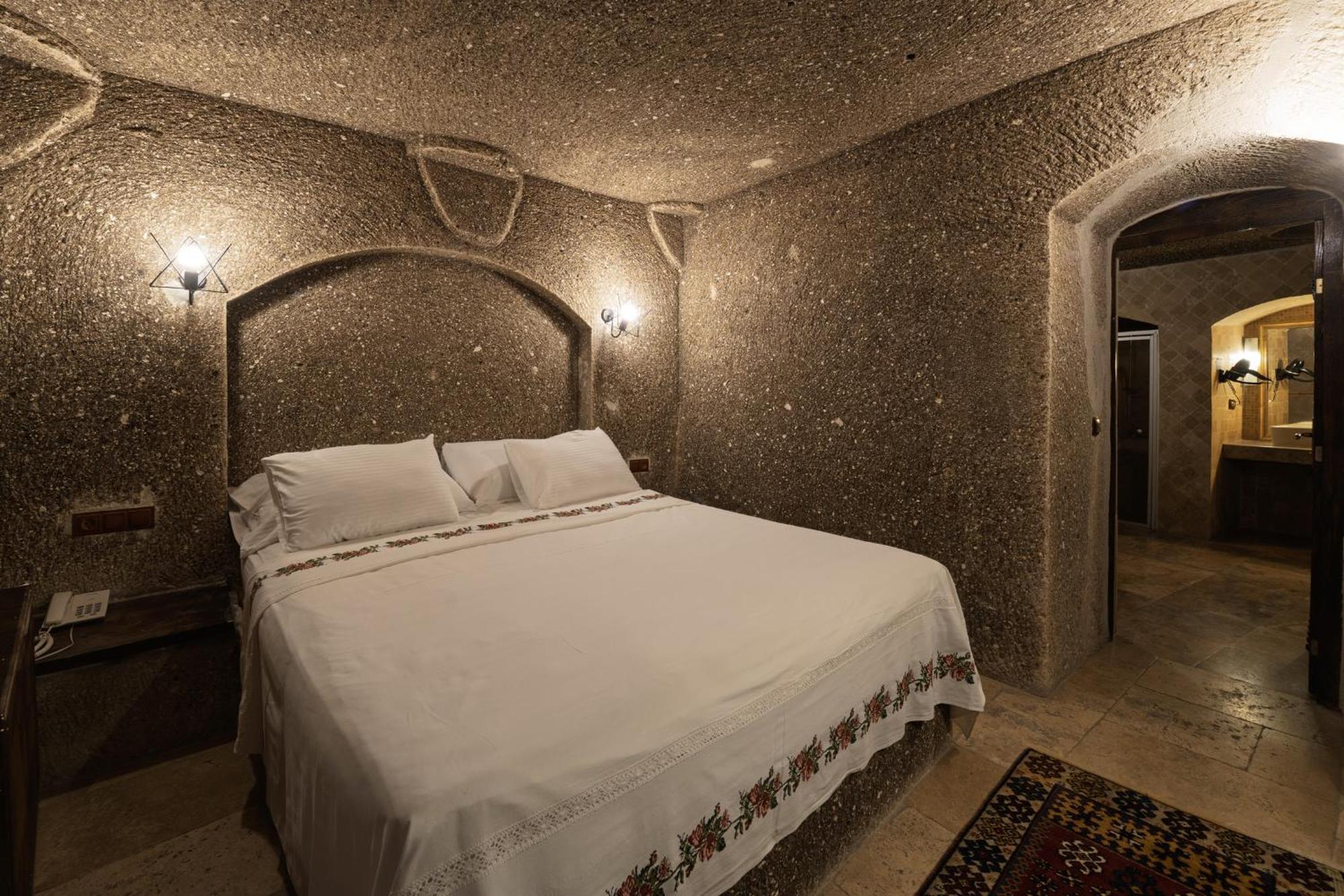 Cave Suite