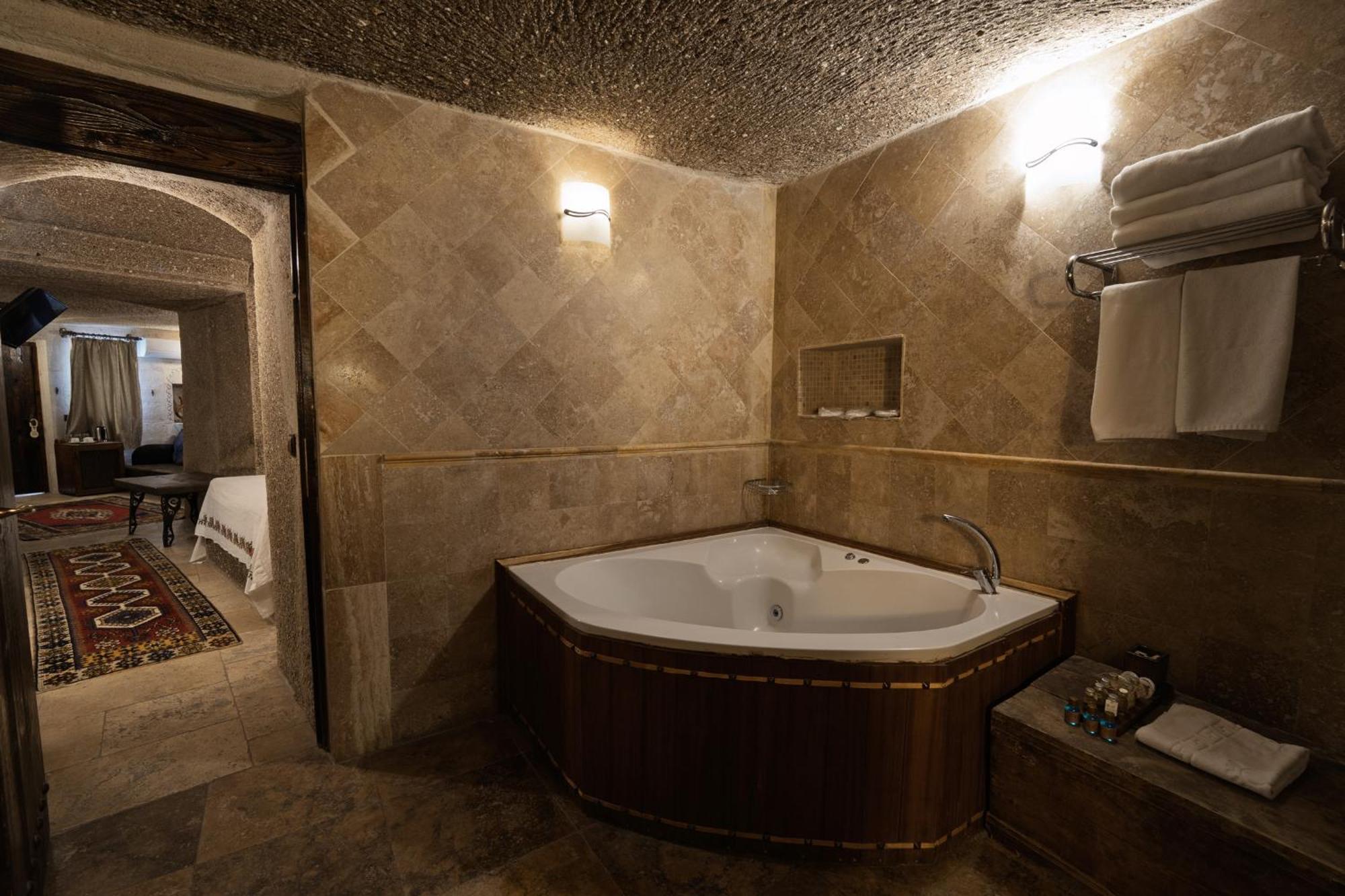 Cave Suite