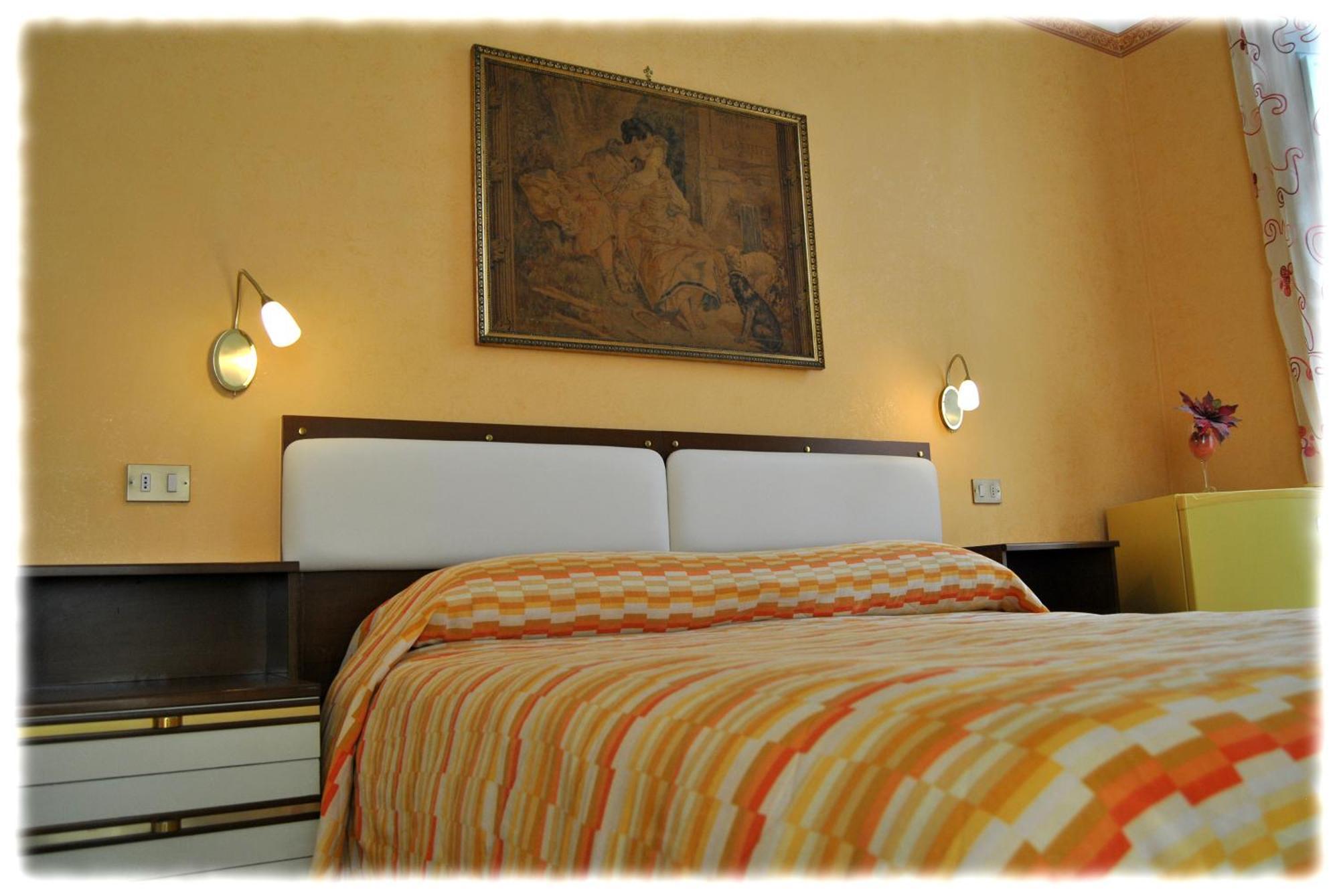 Deluxe Double Room Private Internal Bathroom