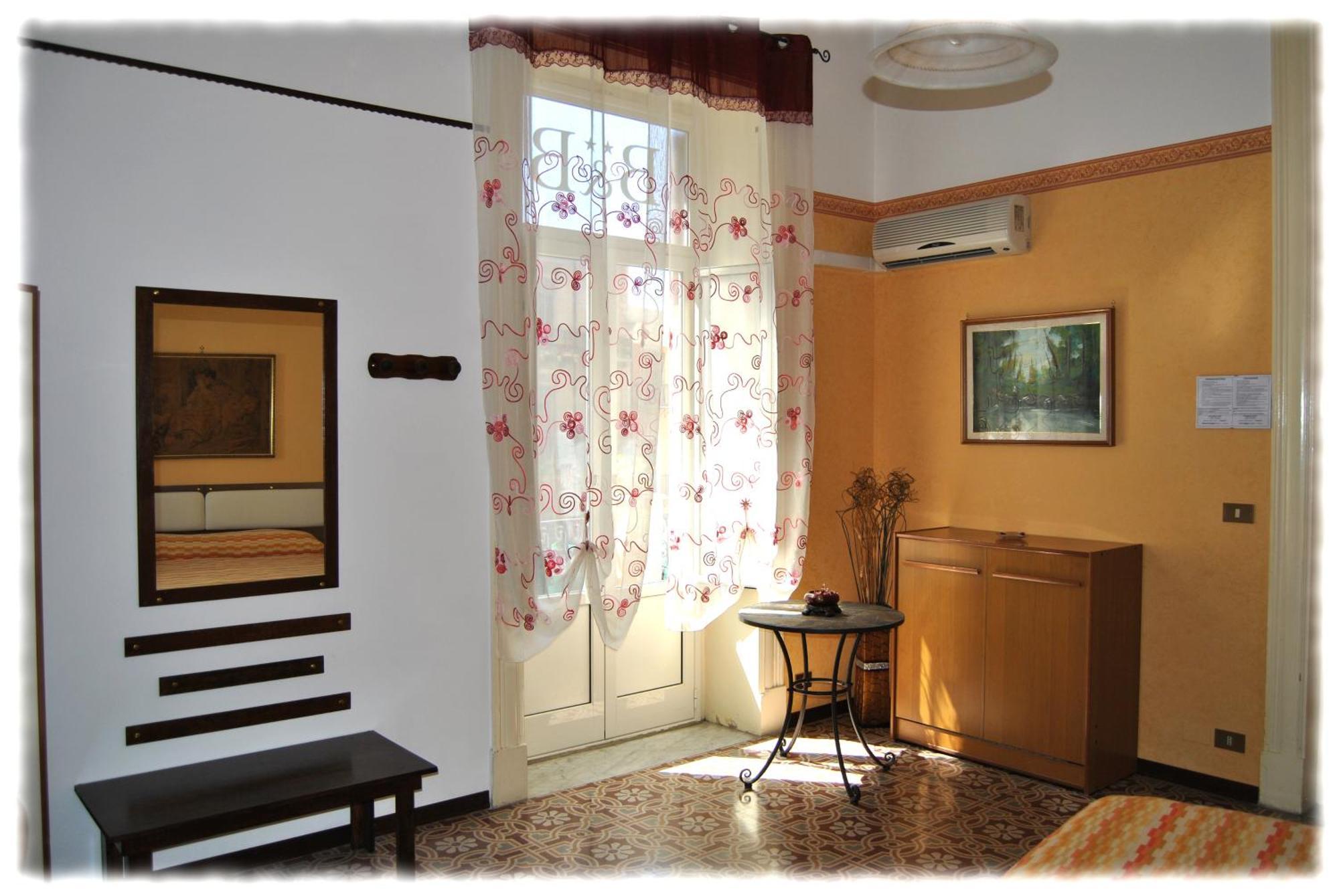 Deluxe Double Room Private Internal Bathroom