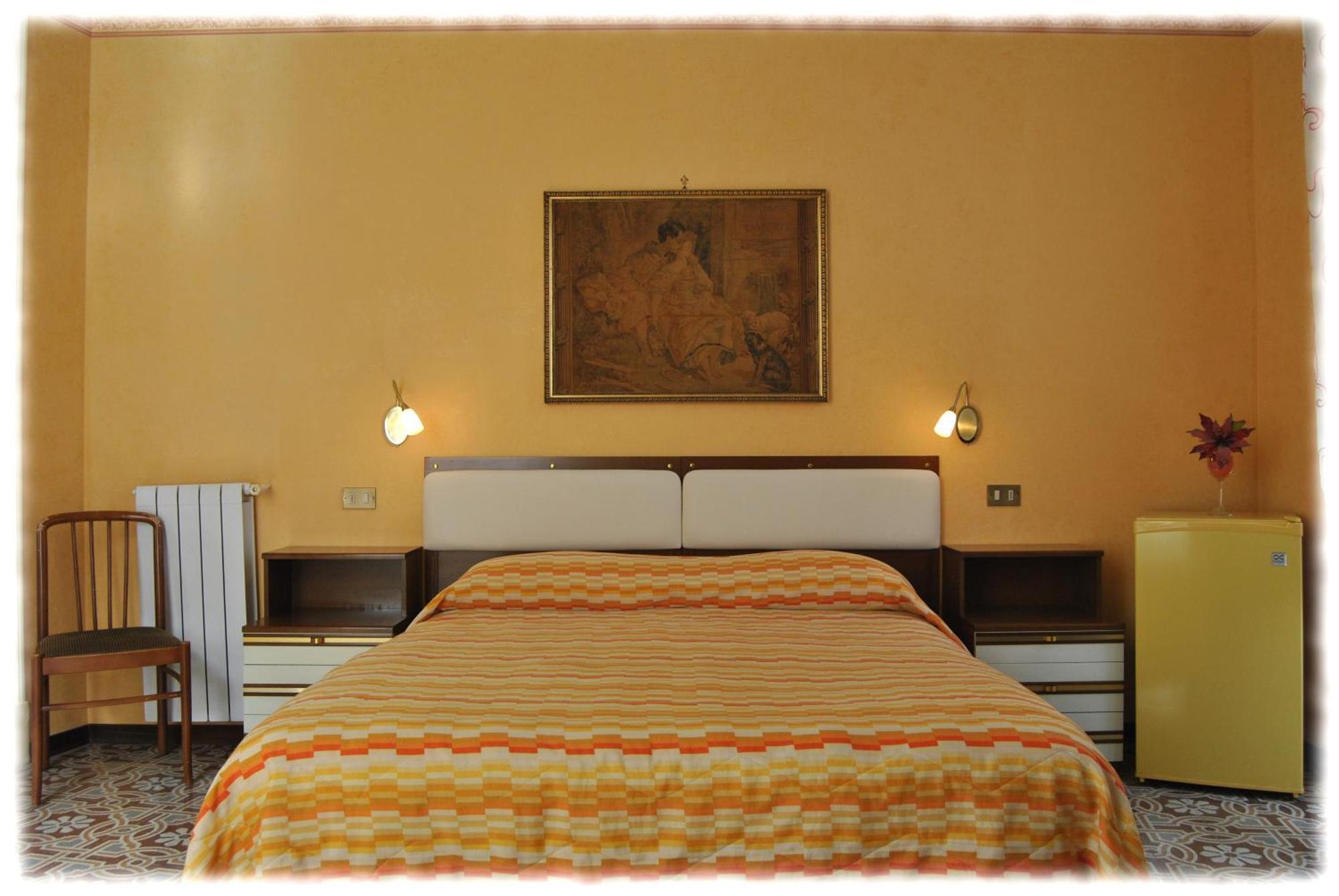 Deluxe Double Room Private Internal Bathroom