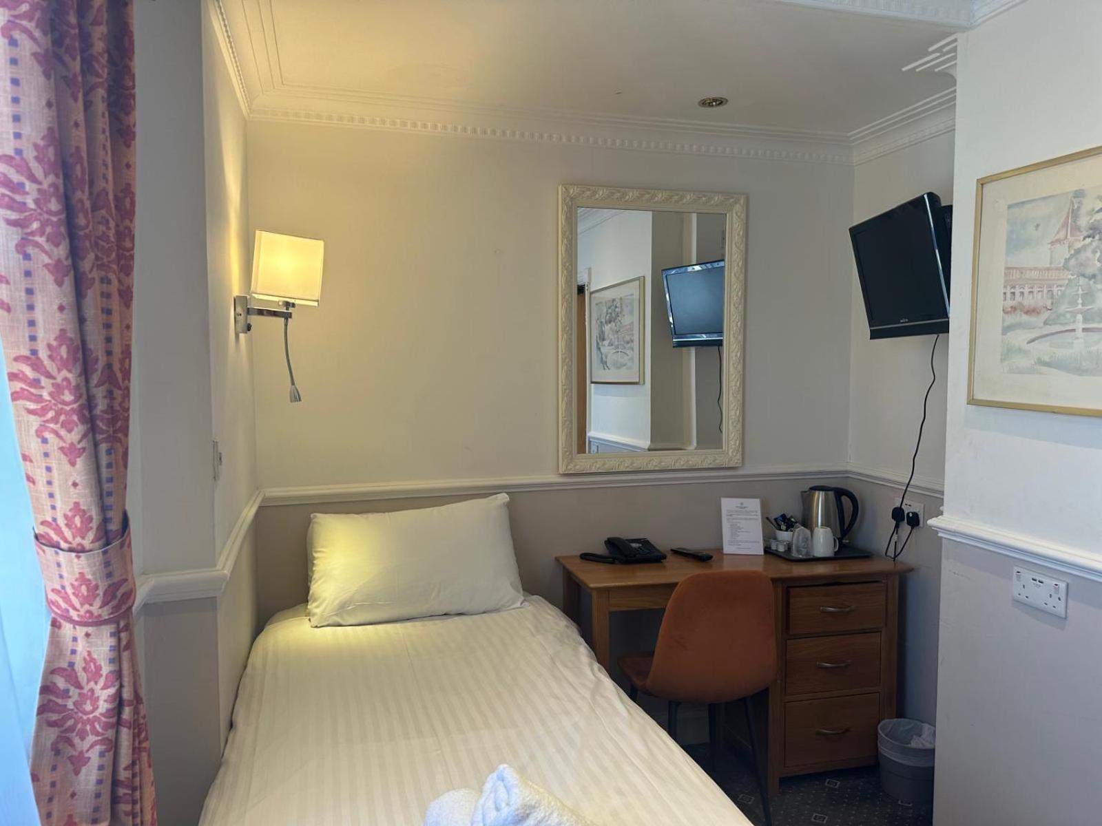 Small Single Room