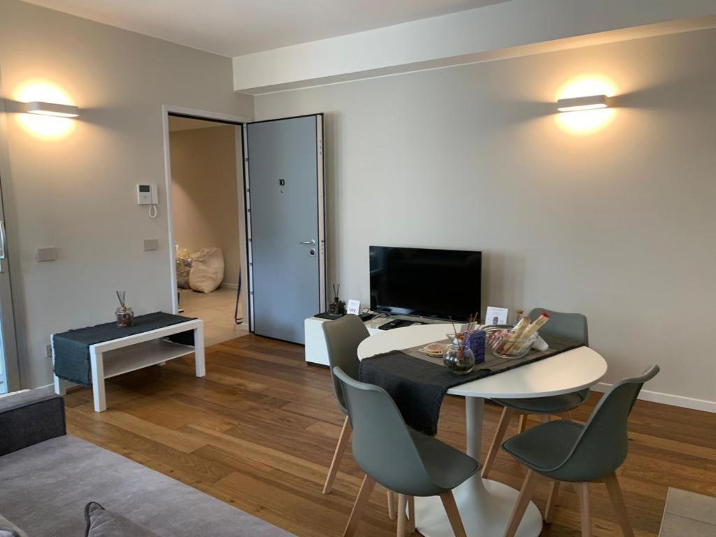 Three-Bedroom Deluxe Apartment