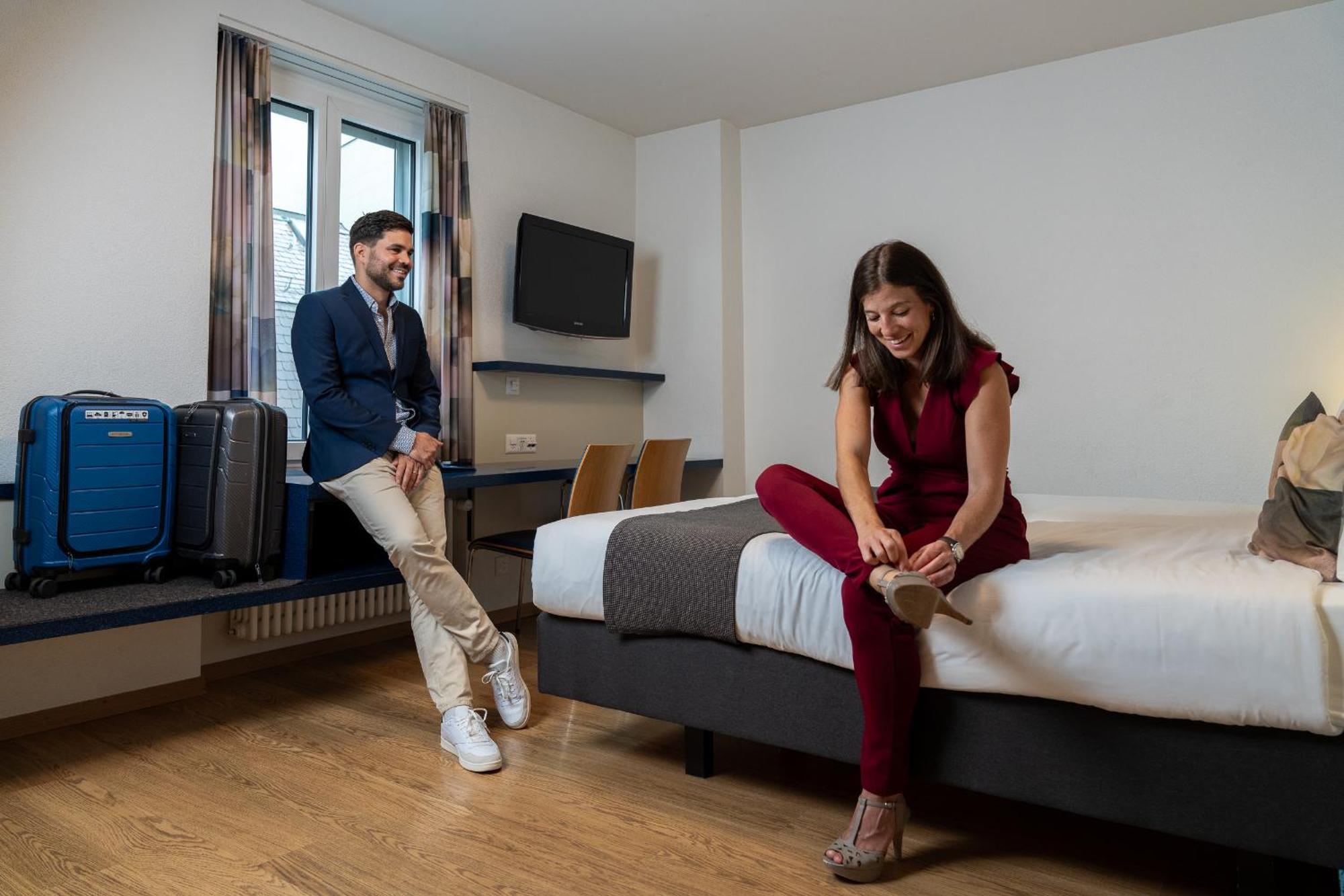 Double Room Kingsize Bed
