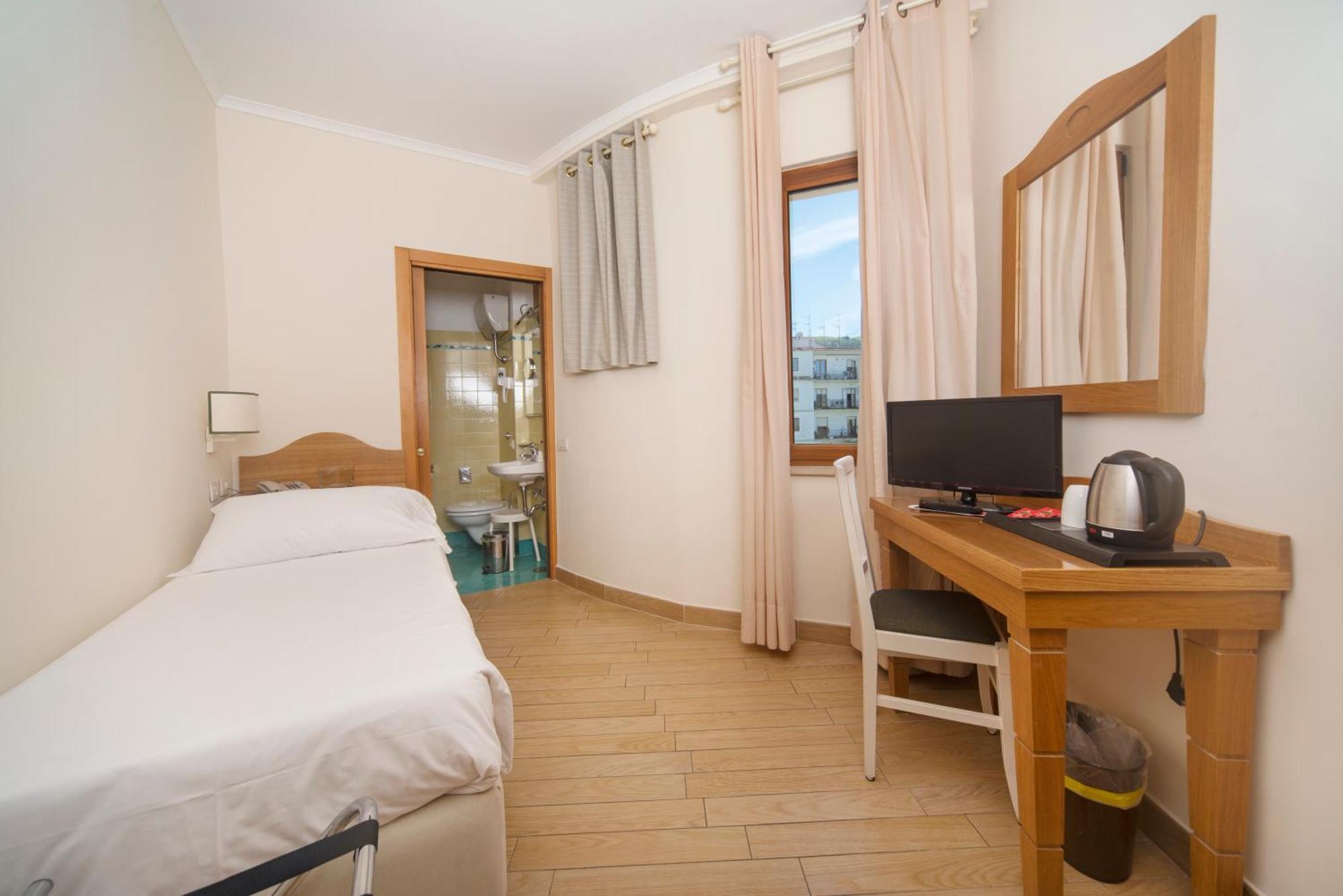 Classic Single Room