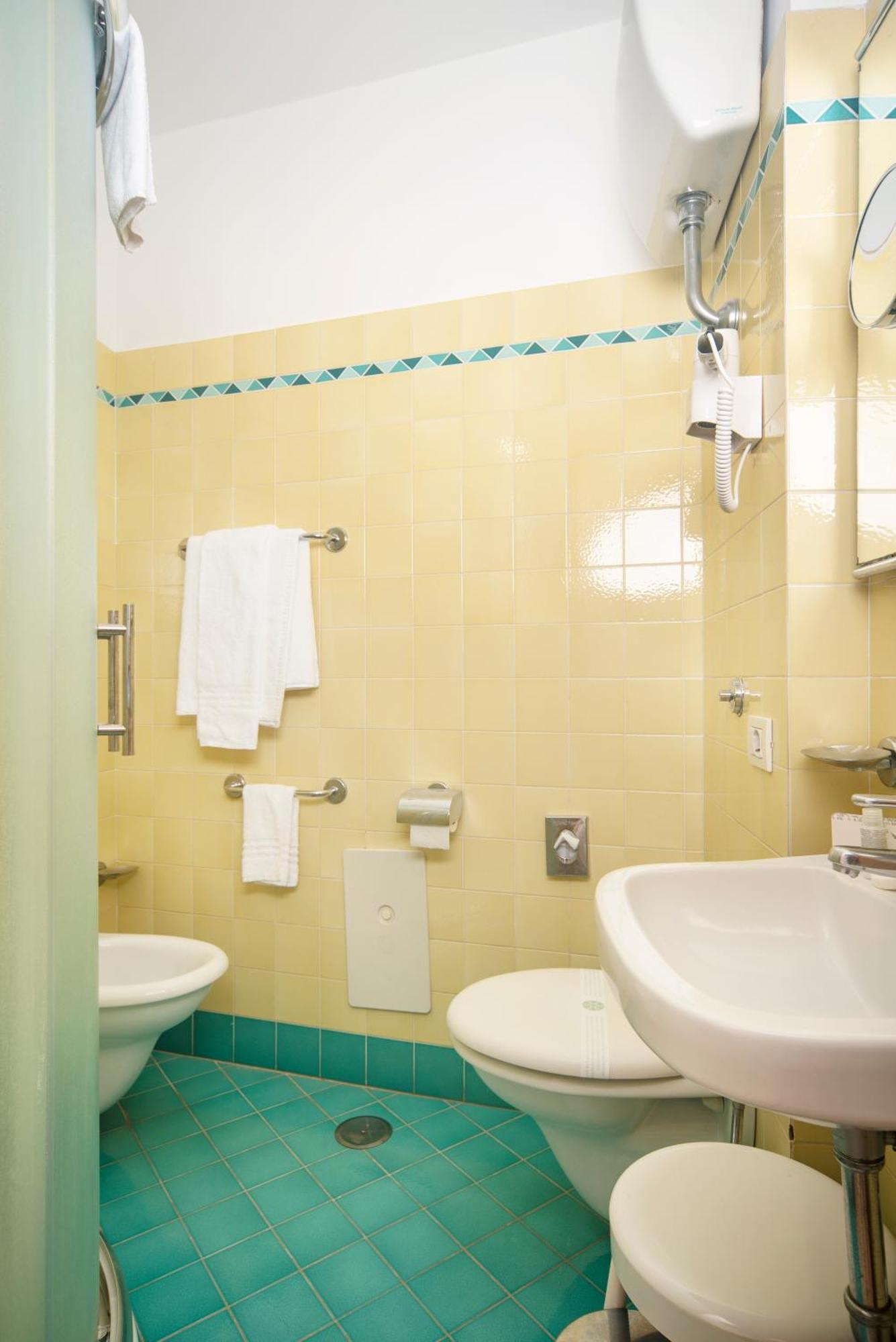 Classic Single Room