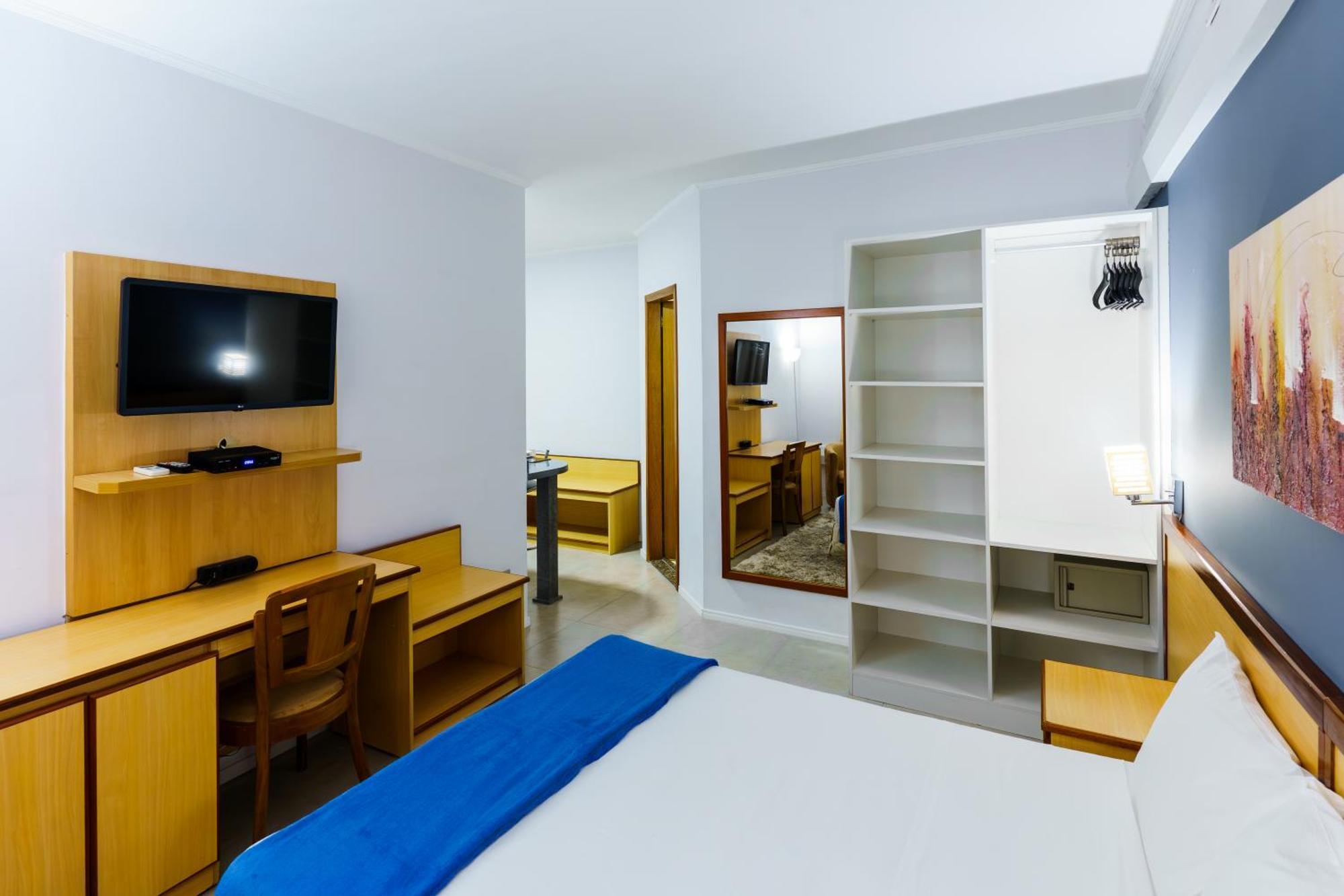 Deluxe Studio