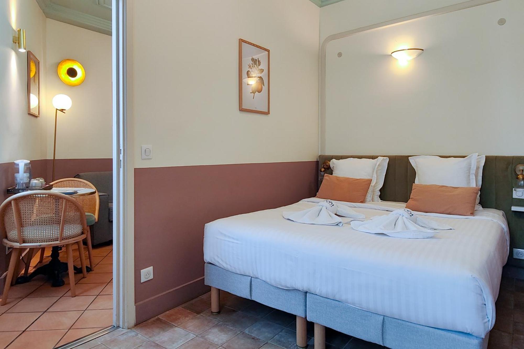 One-Bedroom Apartment with Balcony,1651251337:JPEG