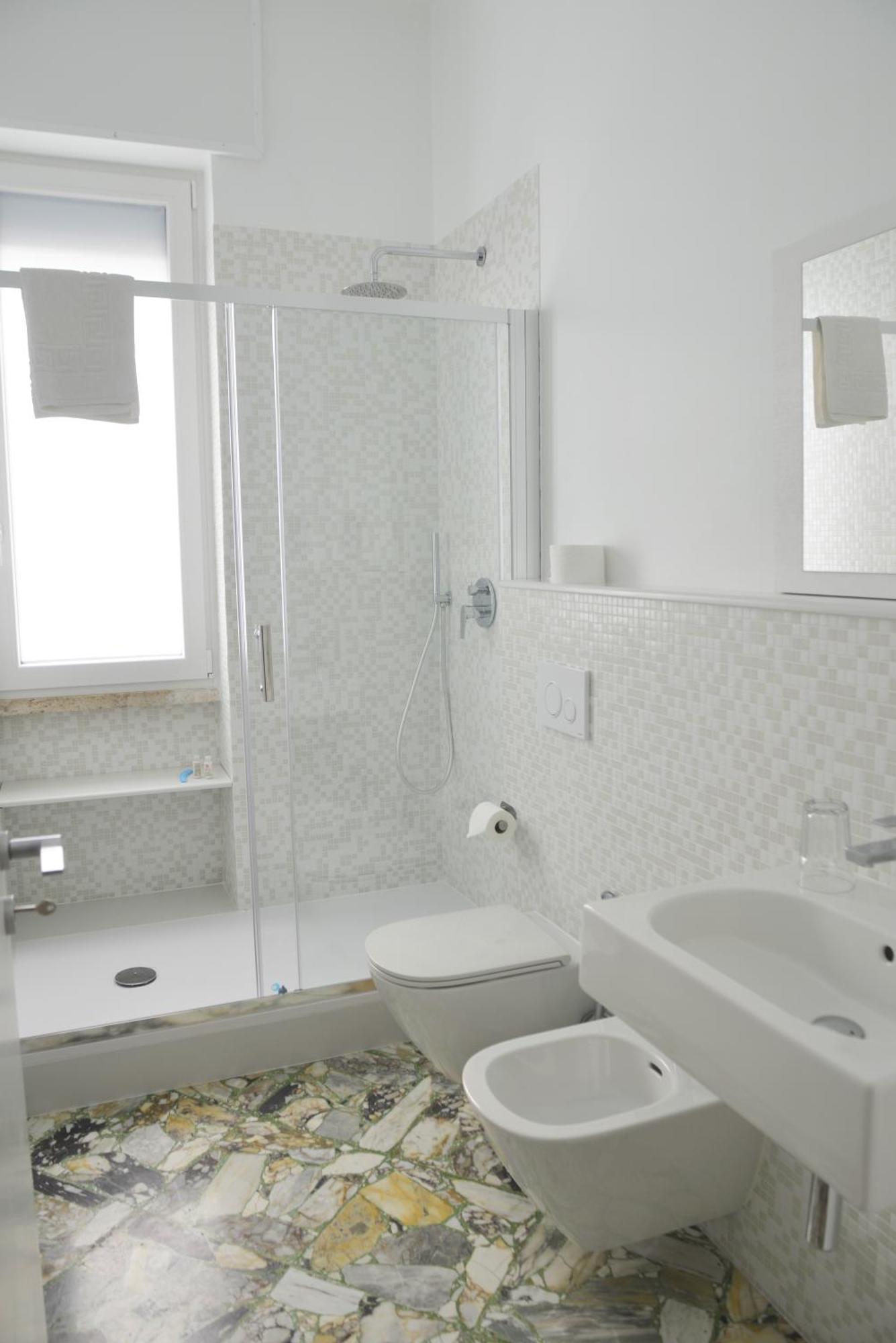 Double Room Private Bathroom