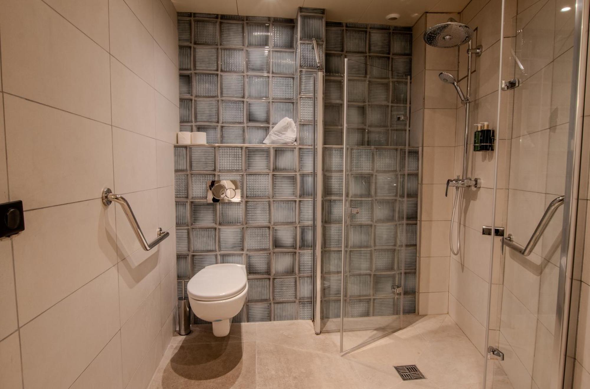 Queen Room Disability Access