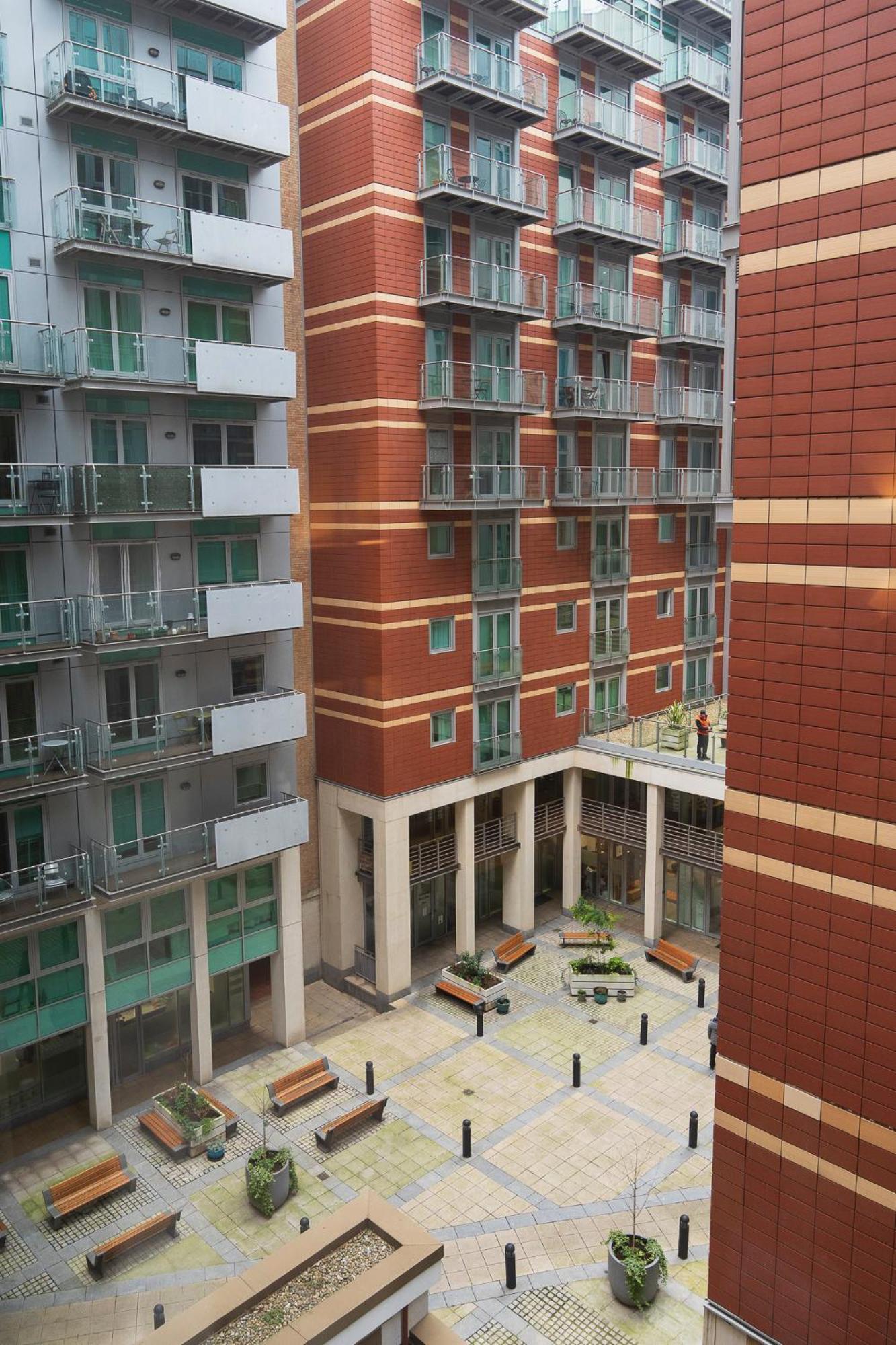 King Room Courtyard View High Floor