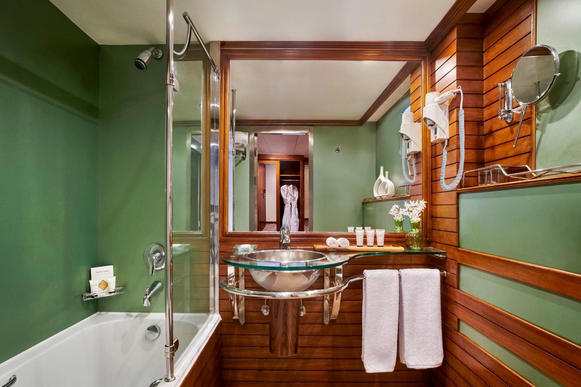 Superior Queen Room