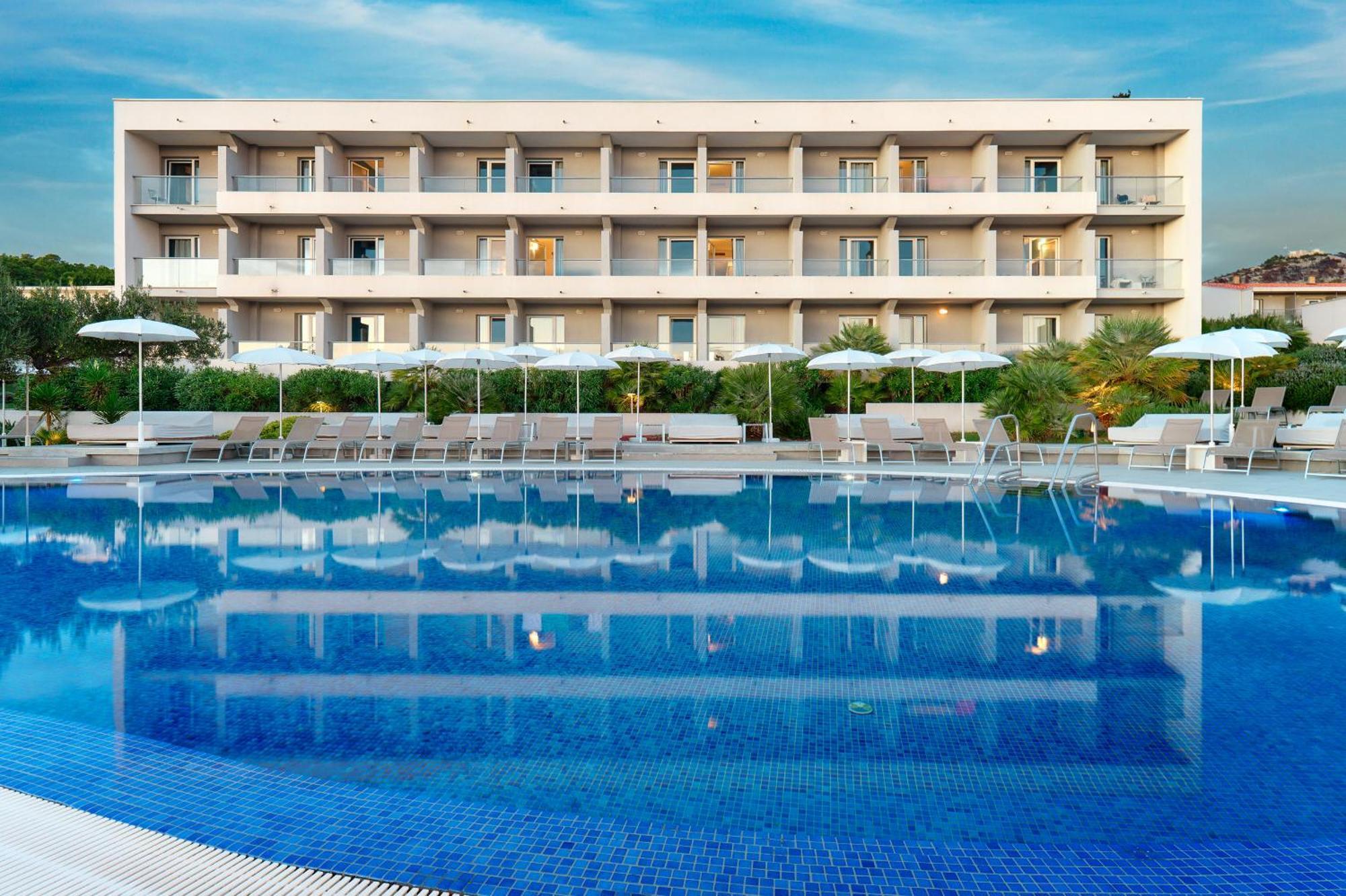 Superior Double Room Balcony Pool View