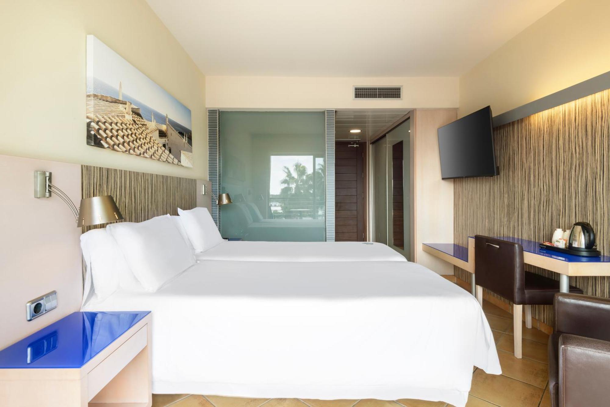 Twin/Double balcony room