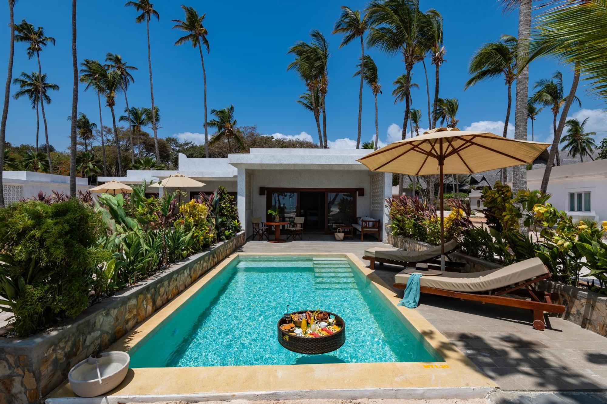 Sea Front Beach Villa with Pool