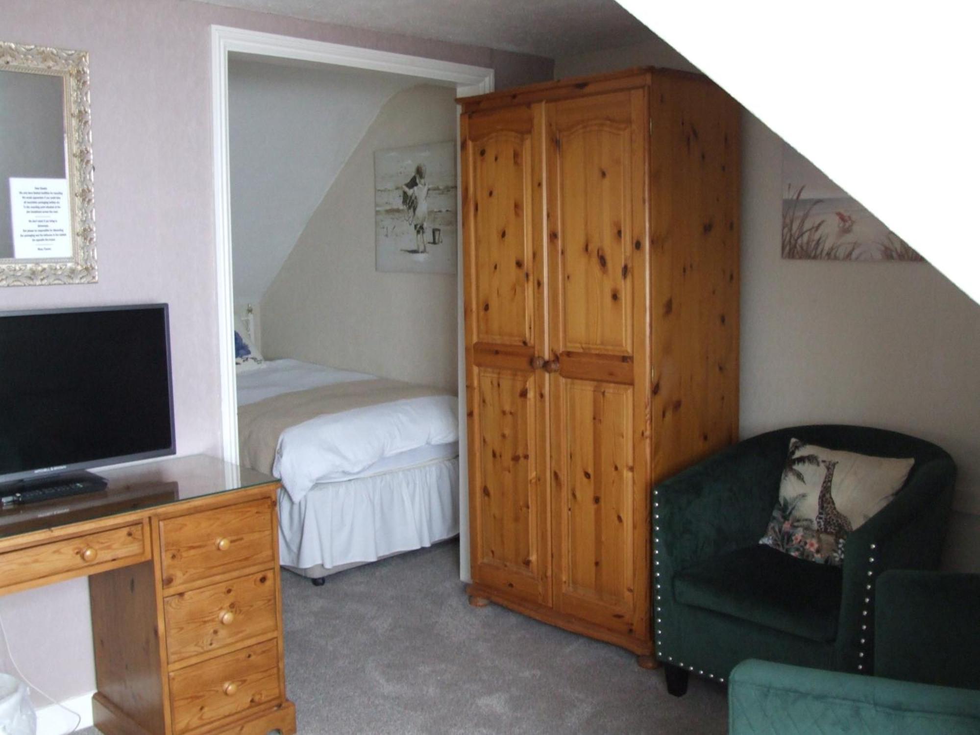 Standard Triple Room Sea View