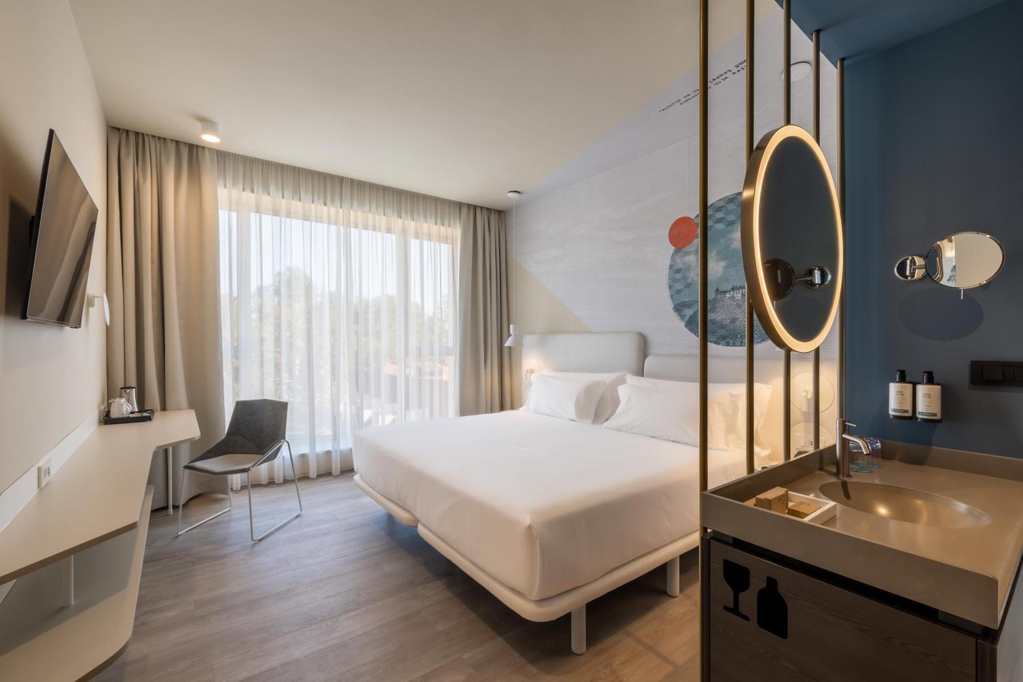Superior Double or Twin Room City View