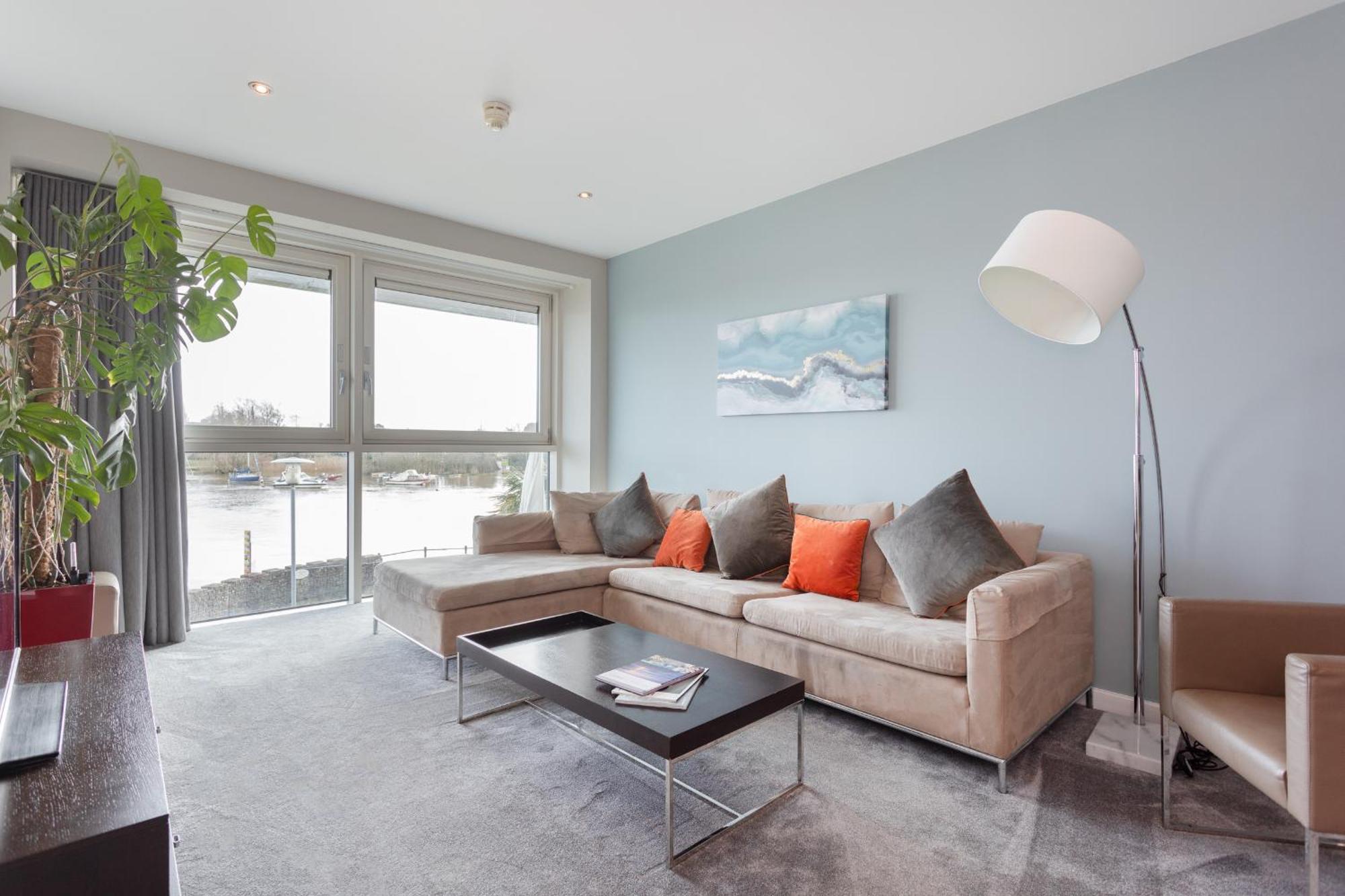 Apartamento de 2 dormitorios con vistas al río