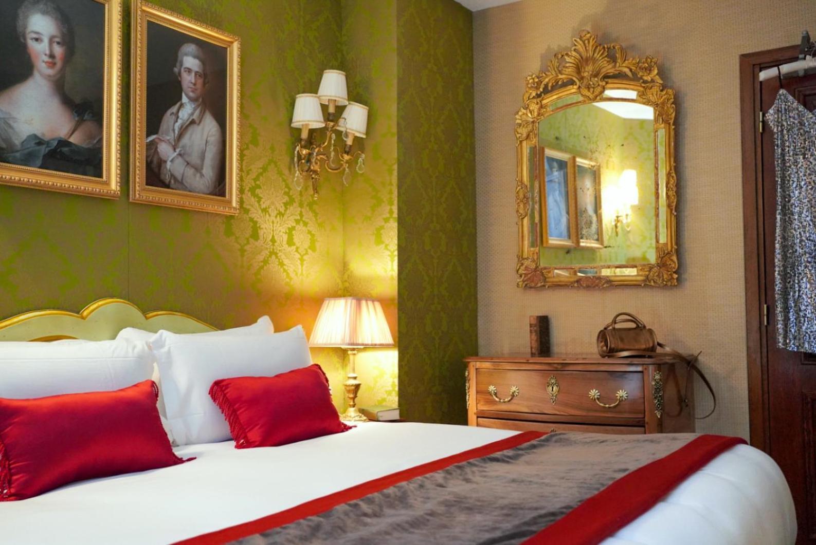 "La Pompadour" Room