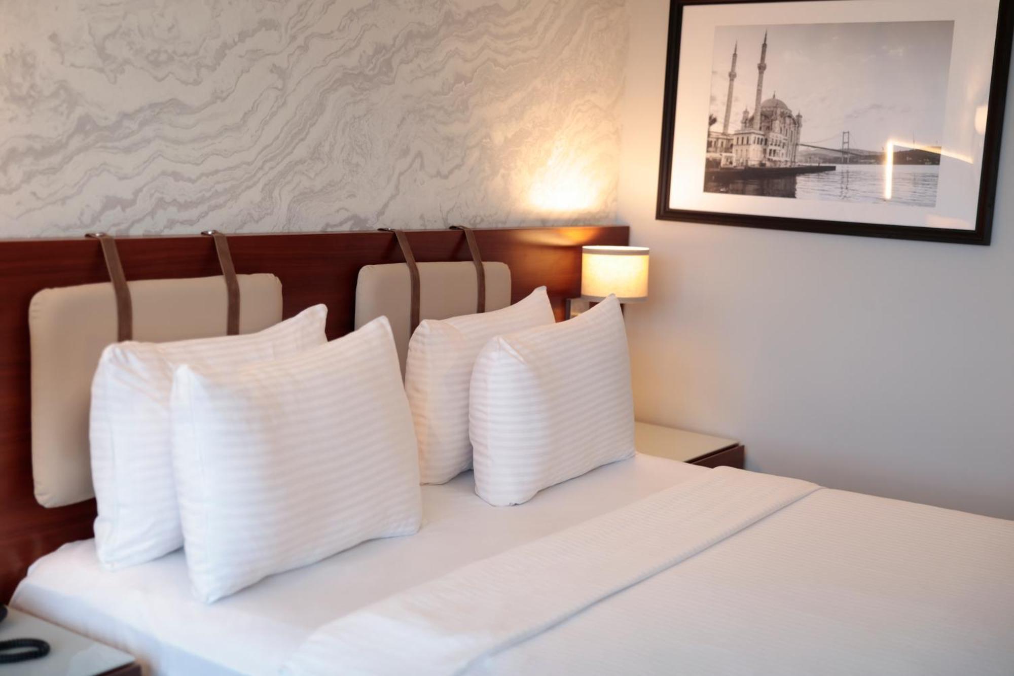 Deluxe King Room Spa Access
